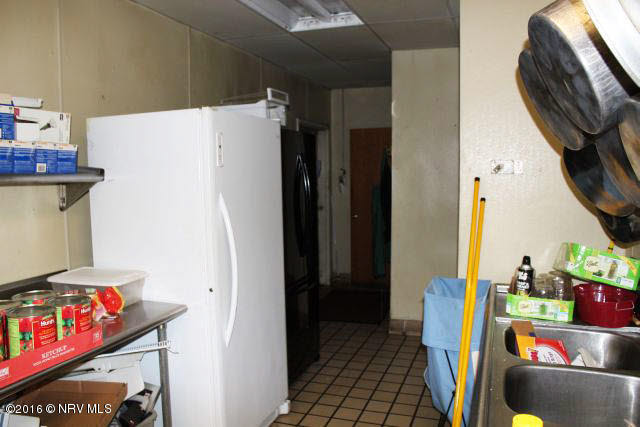 2606 E Lee Highway Wytheville VA 24382