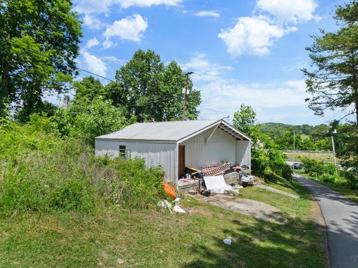 1194 Pulaski Giles Turnpike Pearisburg VA 24134