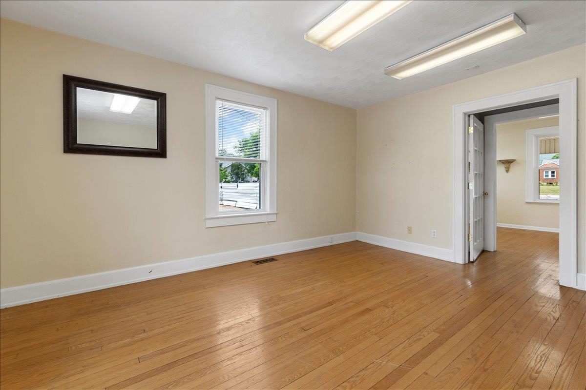 4190 W Main Street Salem VA 24153