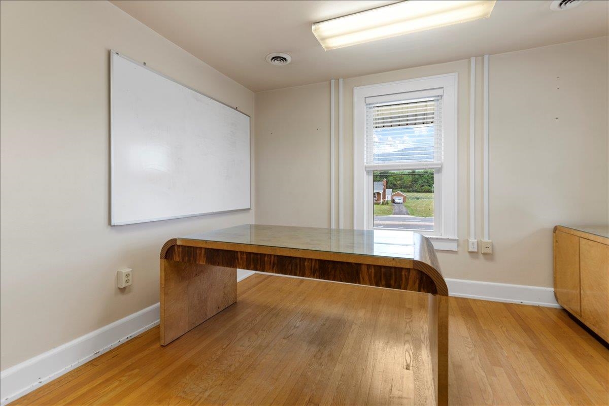 4190 W Main Street Salem VA 24153