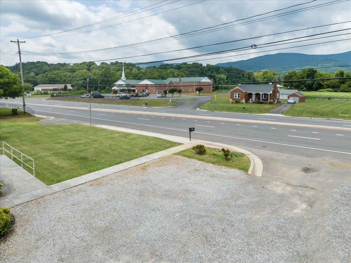 4190 W Main Street Salem VA 24153