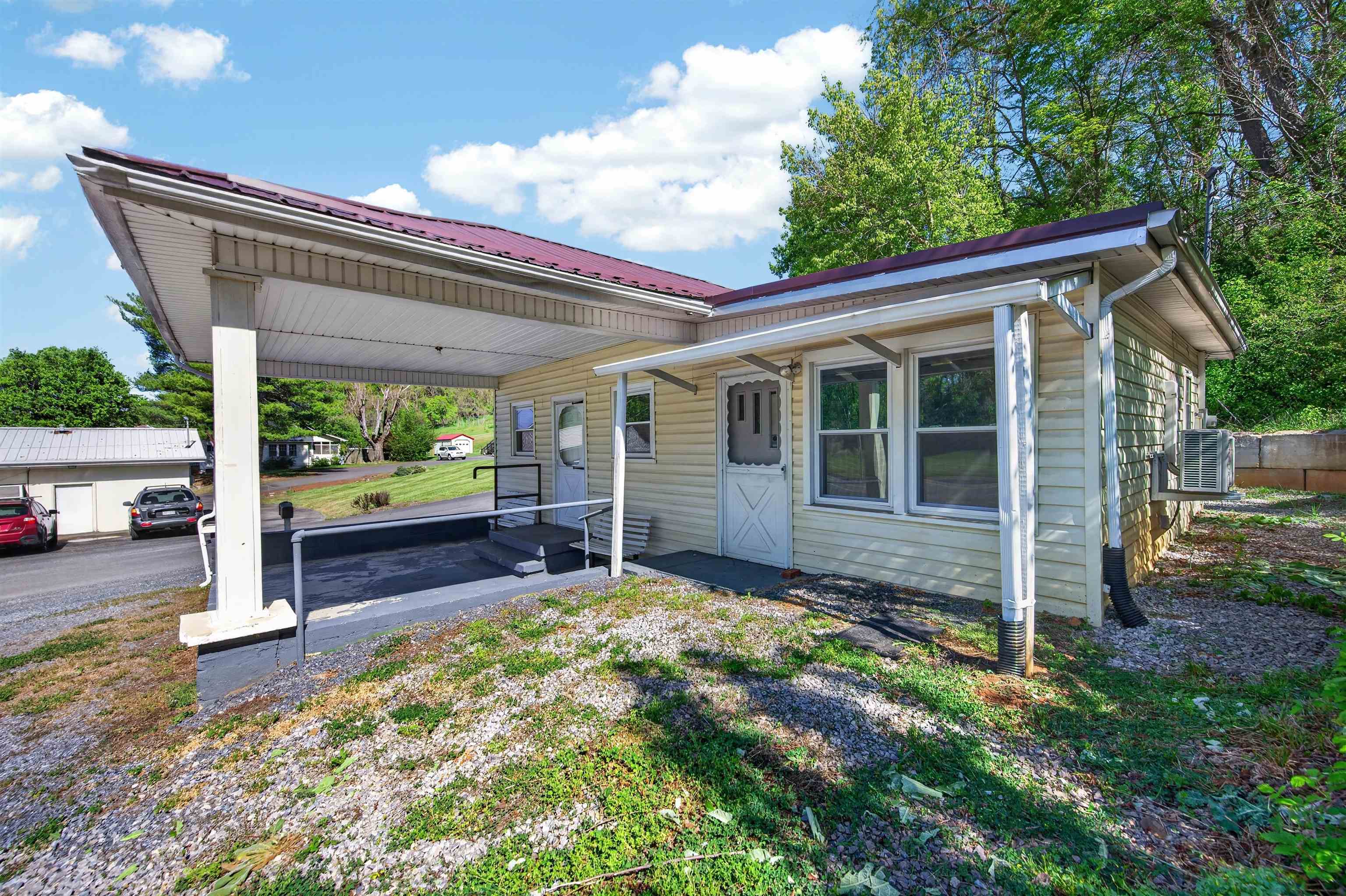 101 Mays Hollow Road Pembroke VA 24136