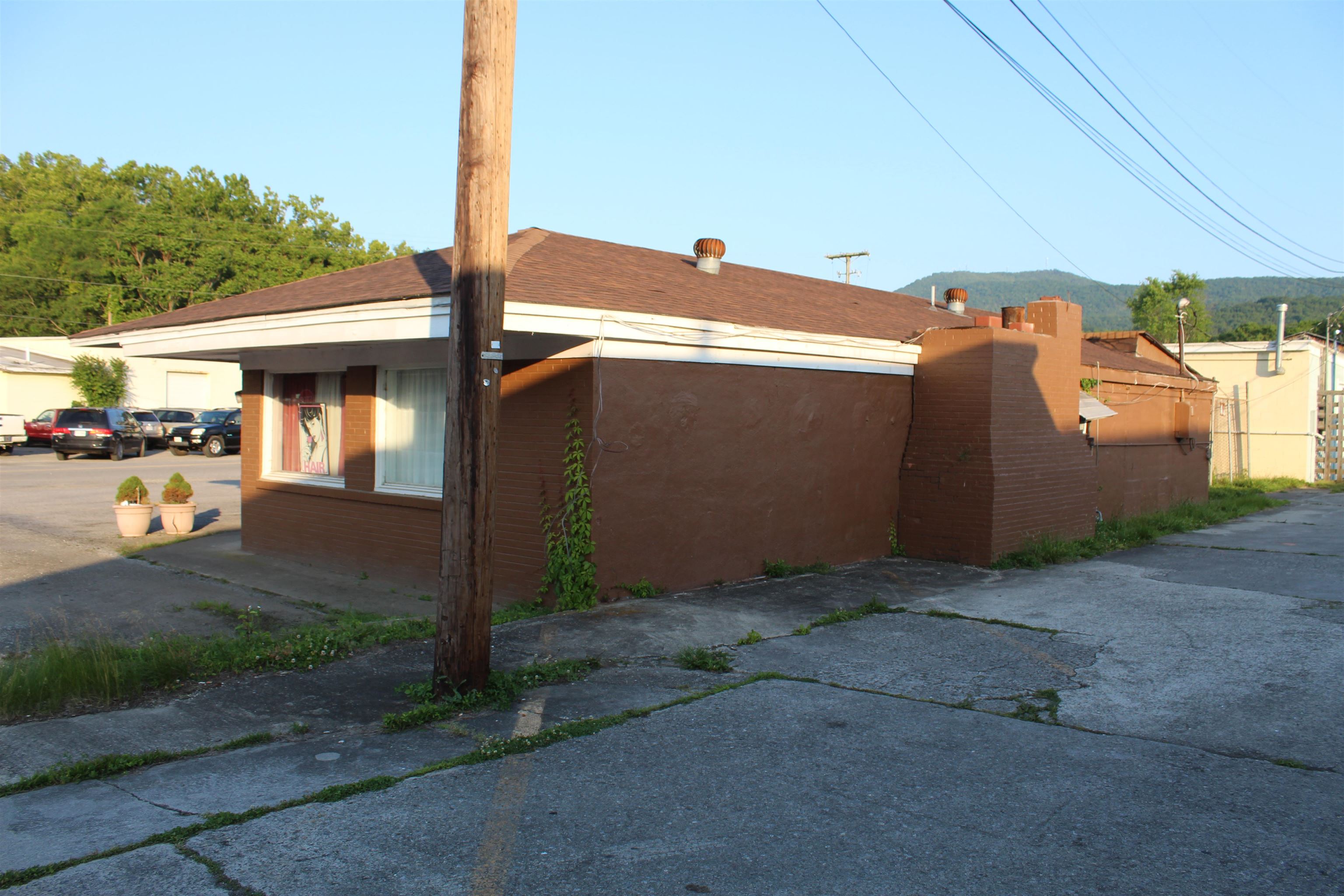 145 Bell Avenue Pulaski VA 24301