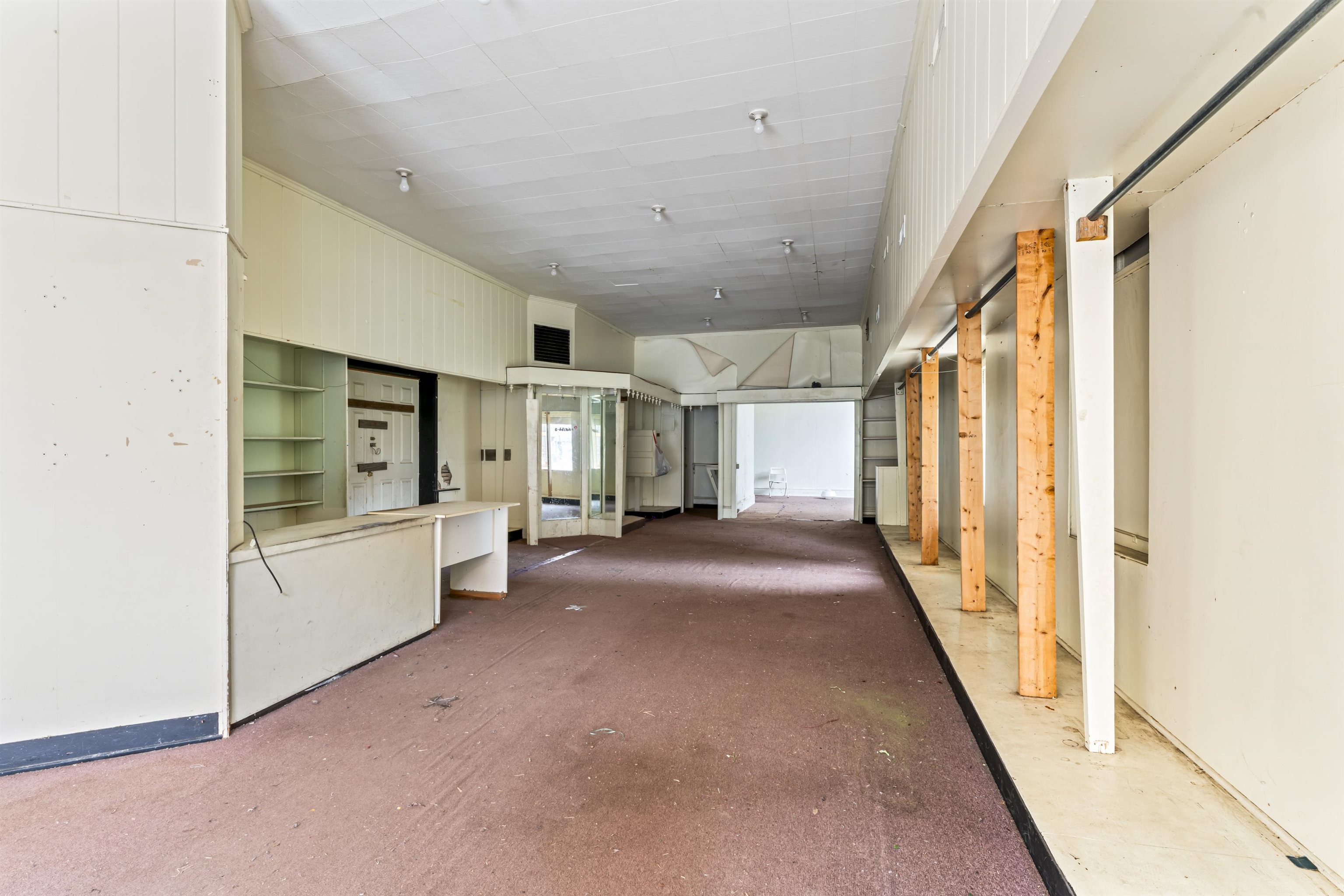 74 Court Square W Pulaski VA 24301