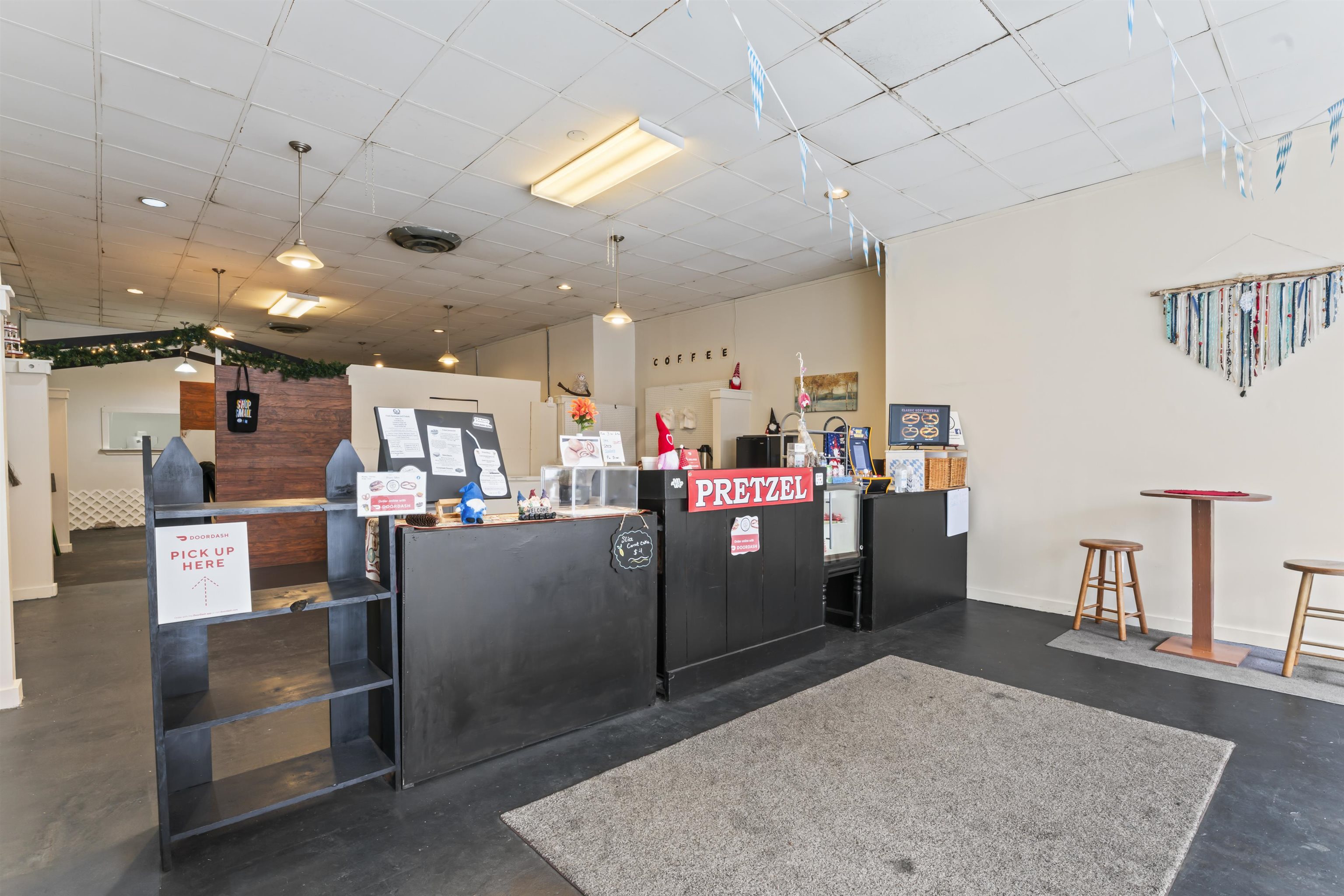 74 Court Square W Pulaski VA 24301