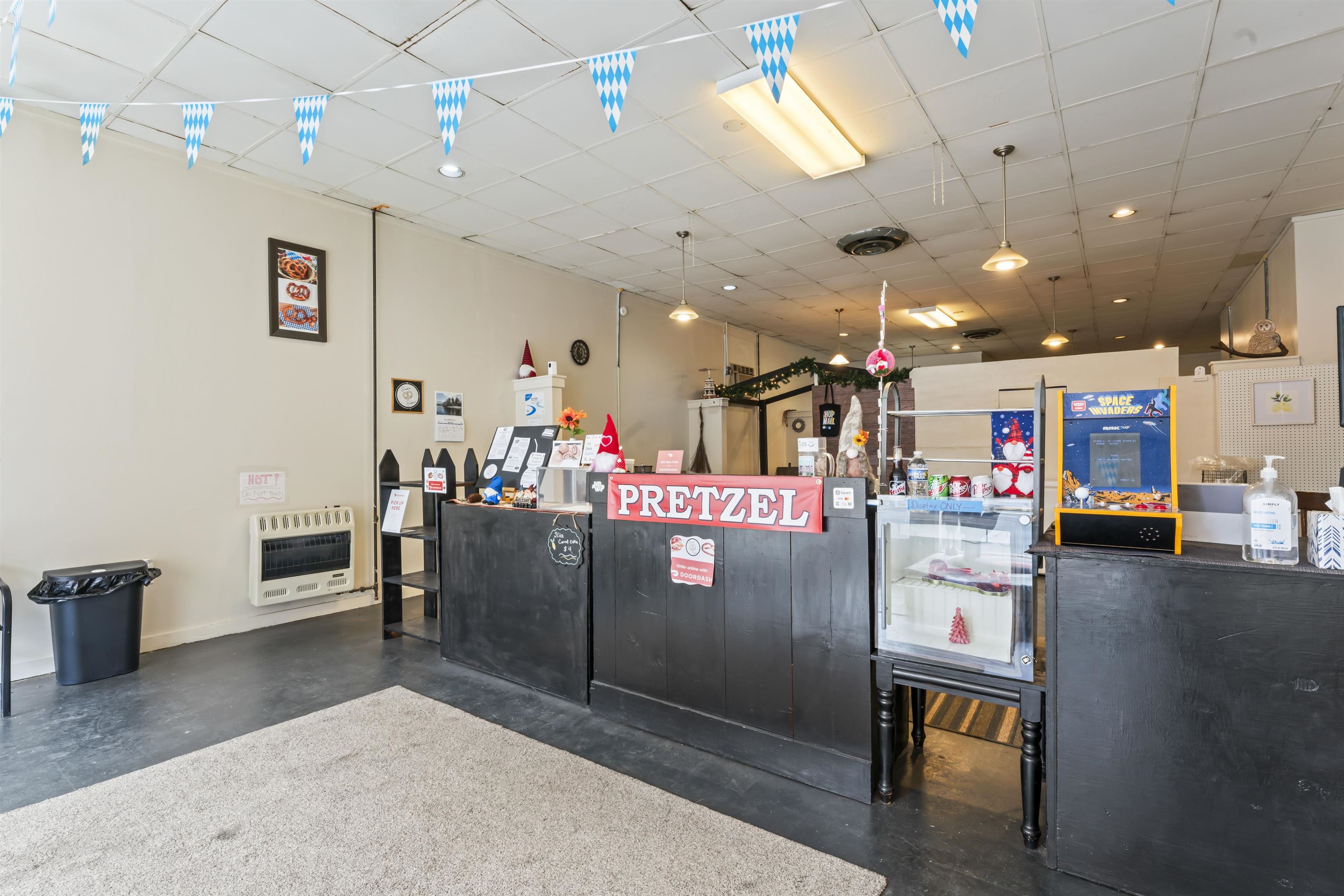 74 Court Square W Pulaski VA 24301