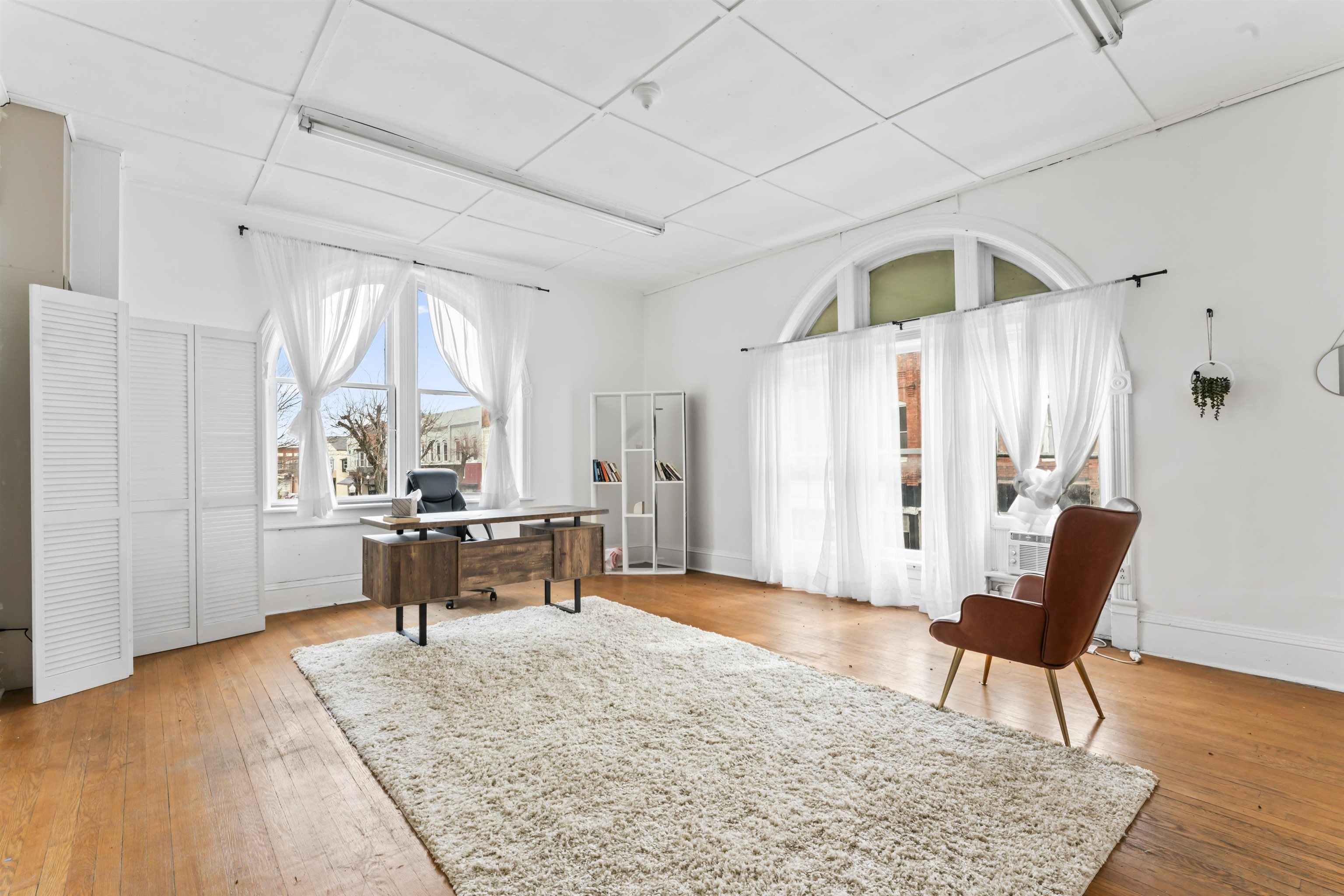 74 Court Square W Pulaski VA 24301