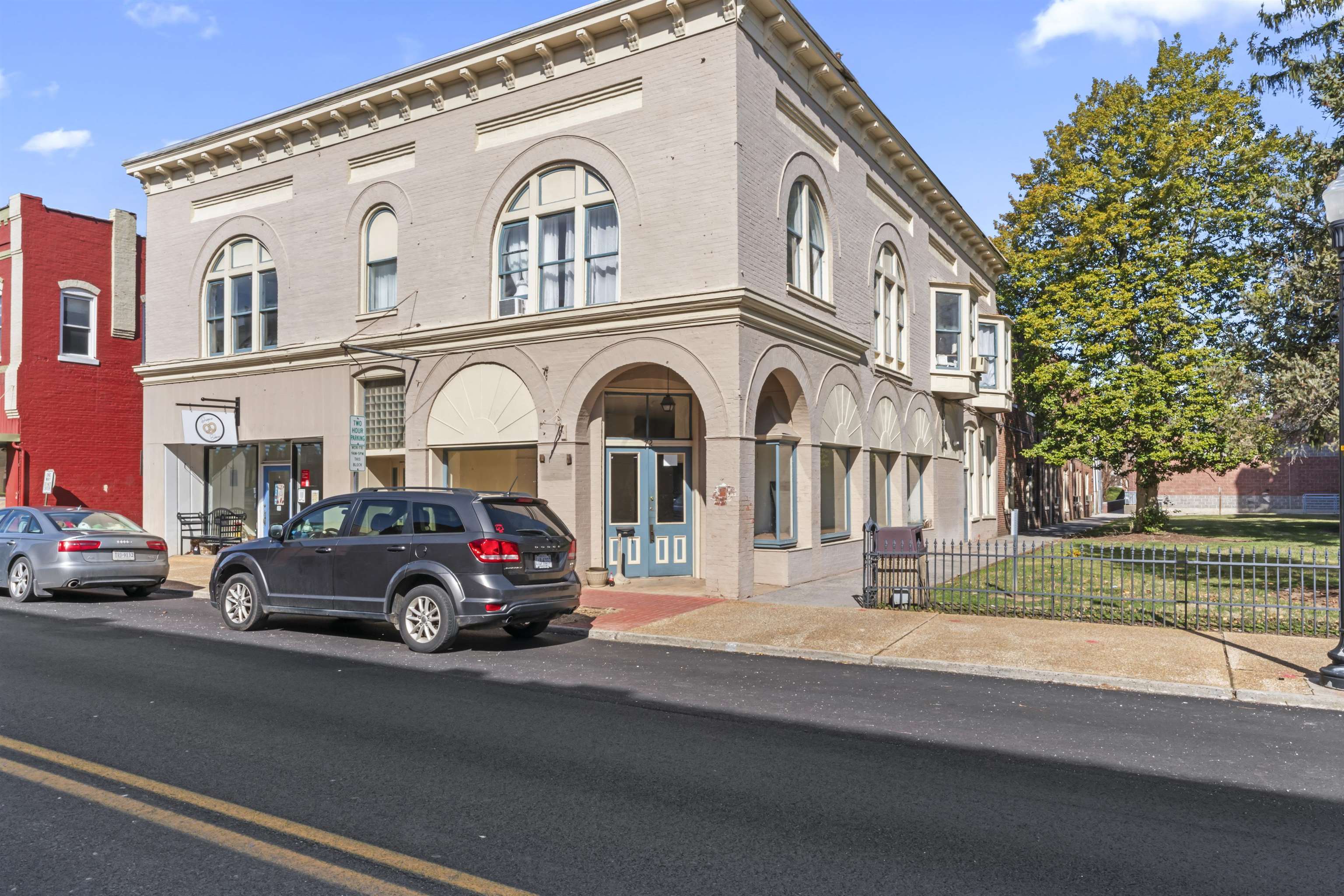 74 Court Square W Pulaski VA 24301