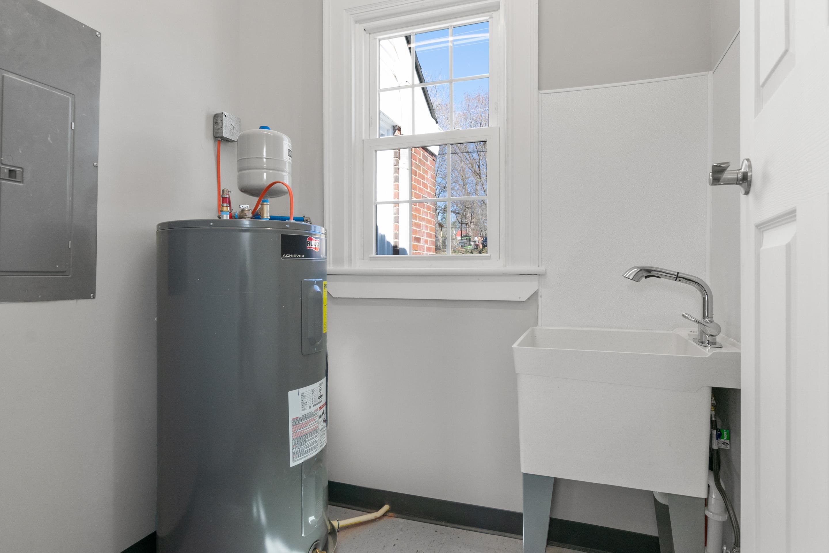 44 4th Street NW Pulaski VA 24301