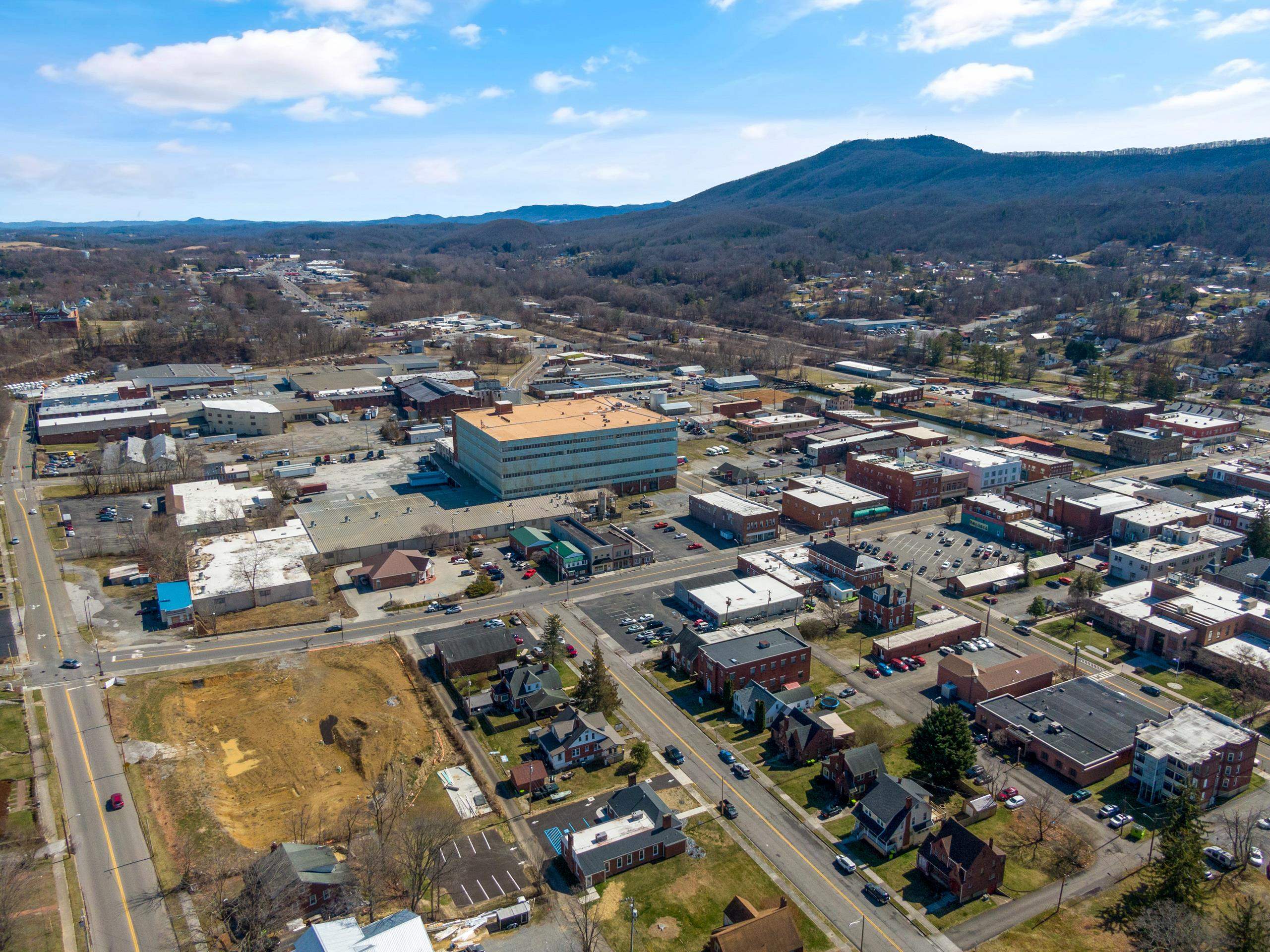 44 4th Street NW Pulaski VA 24301