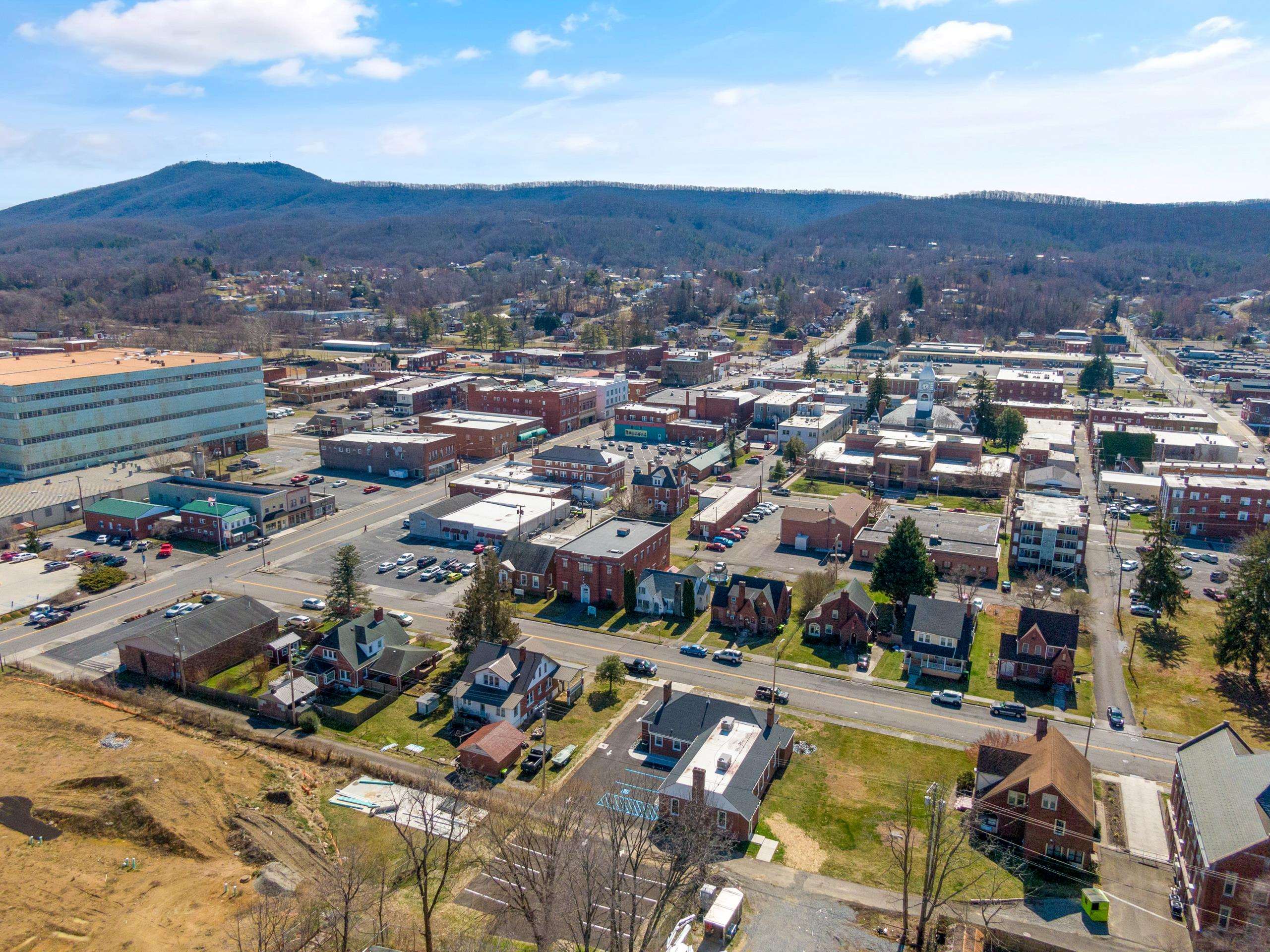 44 4th Street NW Pulaski VA 24301