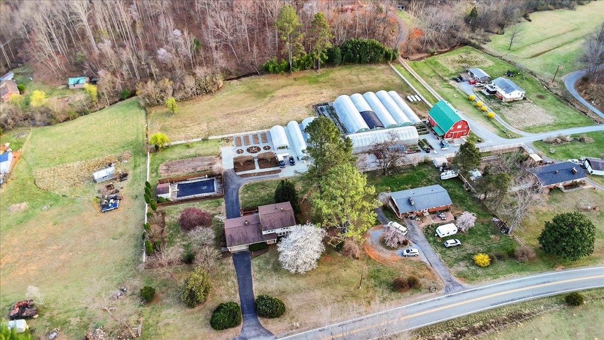 1356 Coopers Cove Road Hardy VA 24101