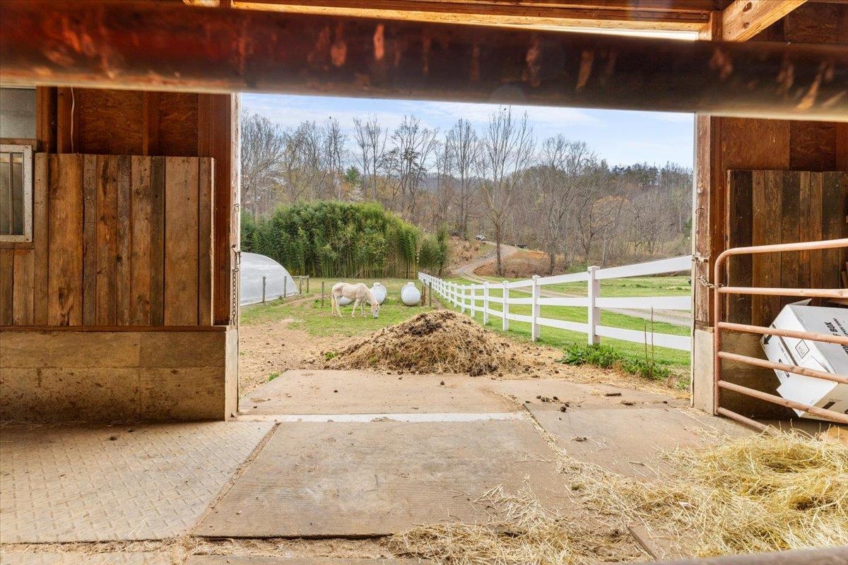 1356 Coopers Cove Road Hardy VA 24101