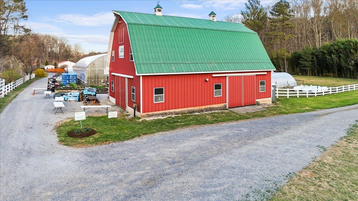 1356 Coopers Cove Road Hardy VA 24101