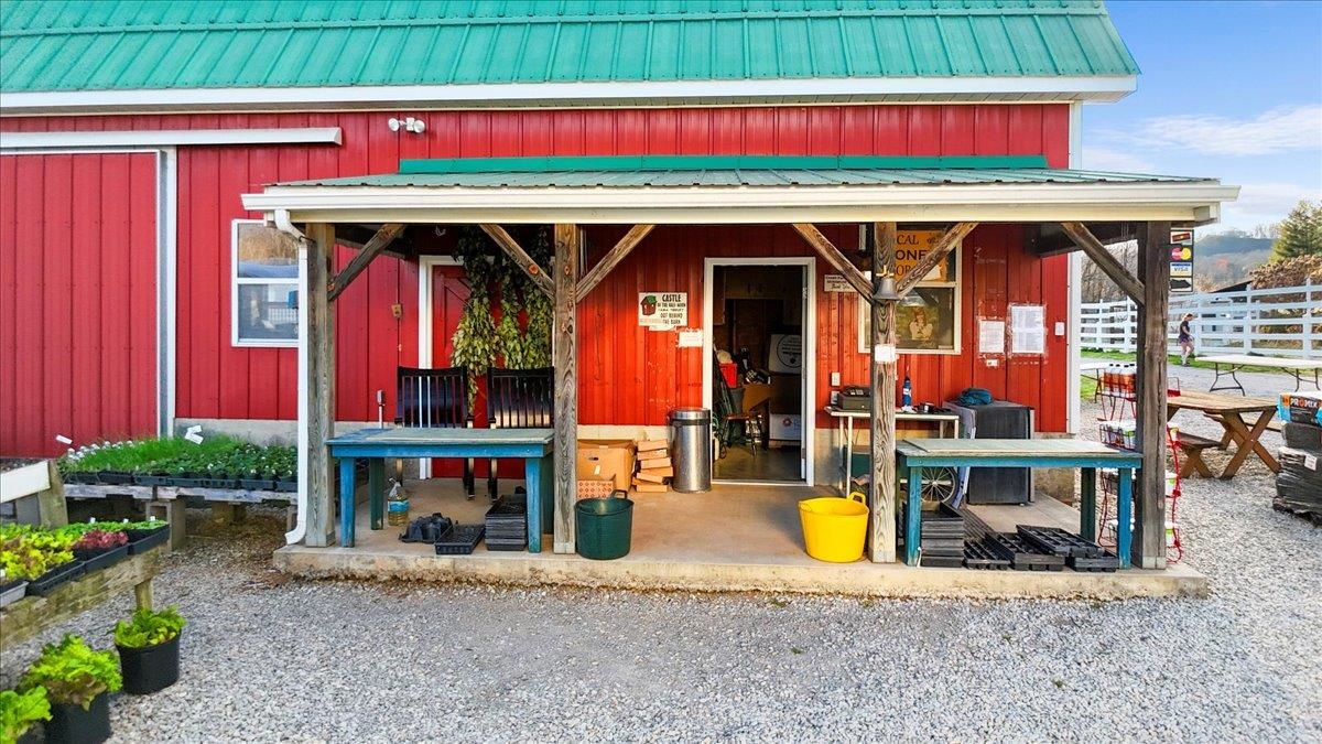 1356 Coopers Cove Road Hardy VA 24101