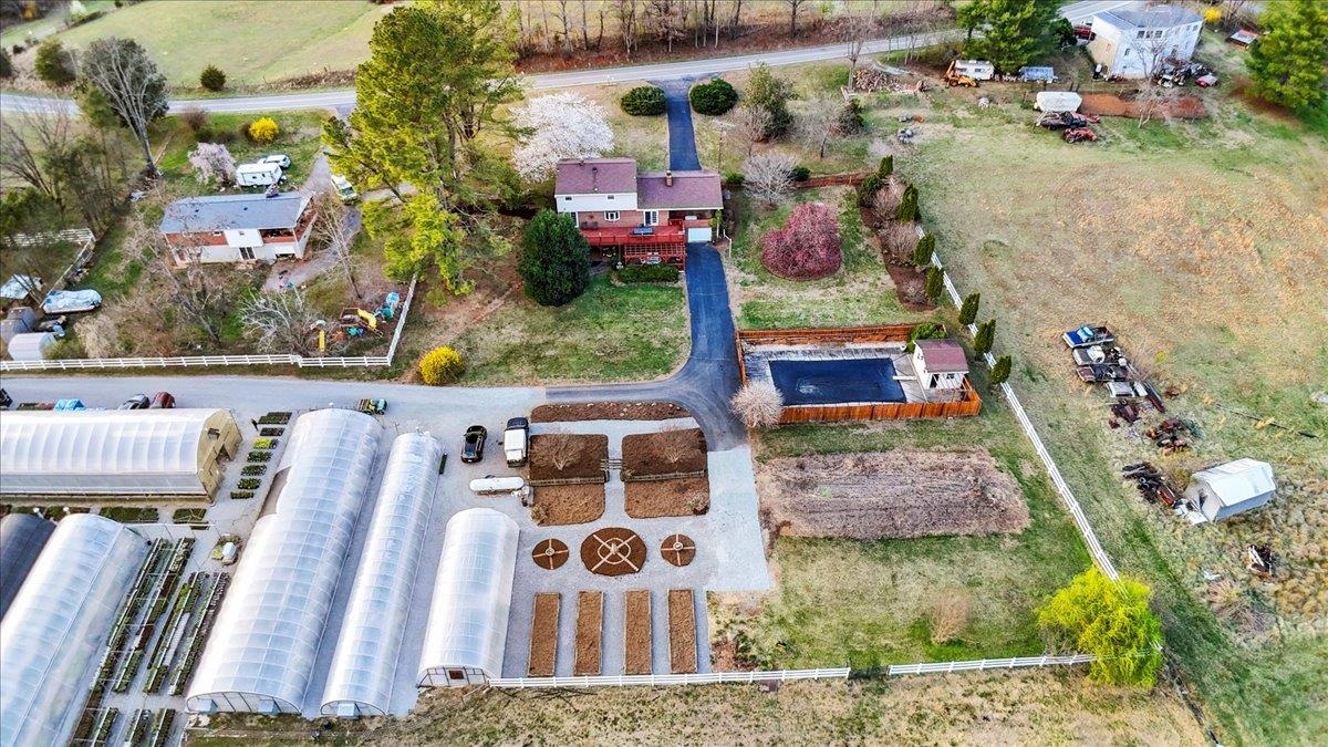 1356 Coopers Cove Road Hardy VA 24101