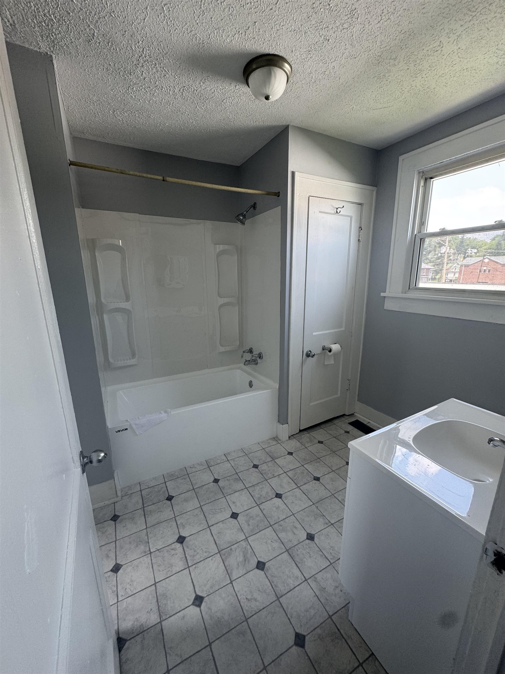 227 N Jefferson Avenue Pulaski VA 24301