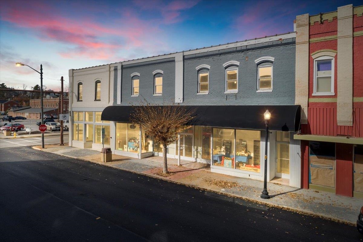 84 W Main Street Pulaski VA 24301