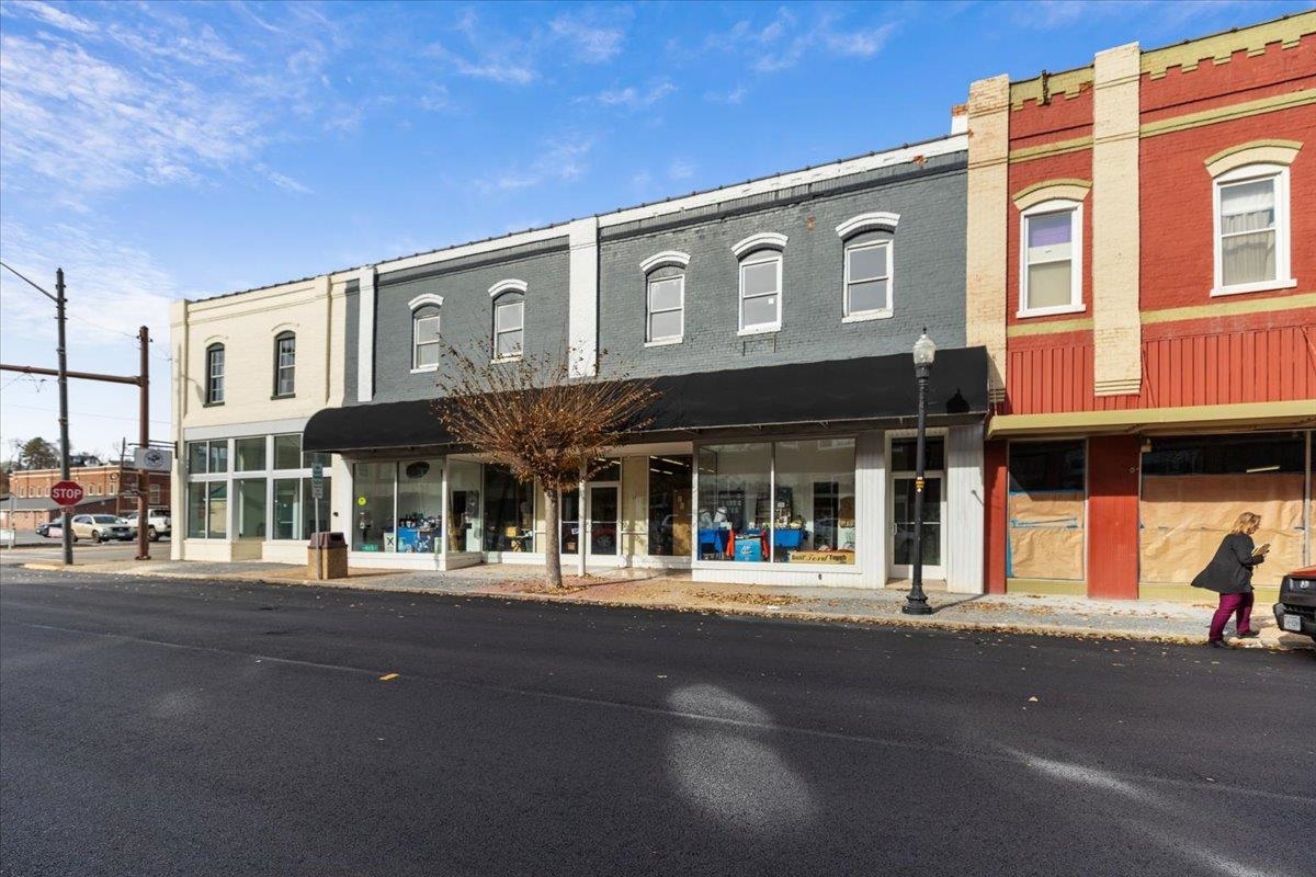 84 W Main Street Pulaski VA 24301