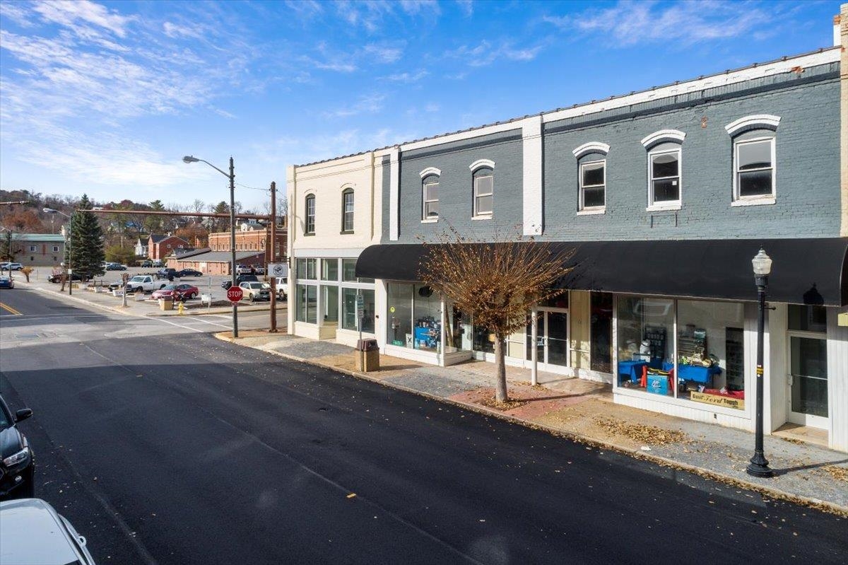 84 W Main Street Pulaski VA 24301