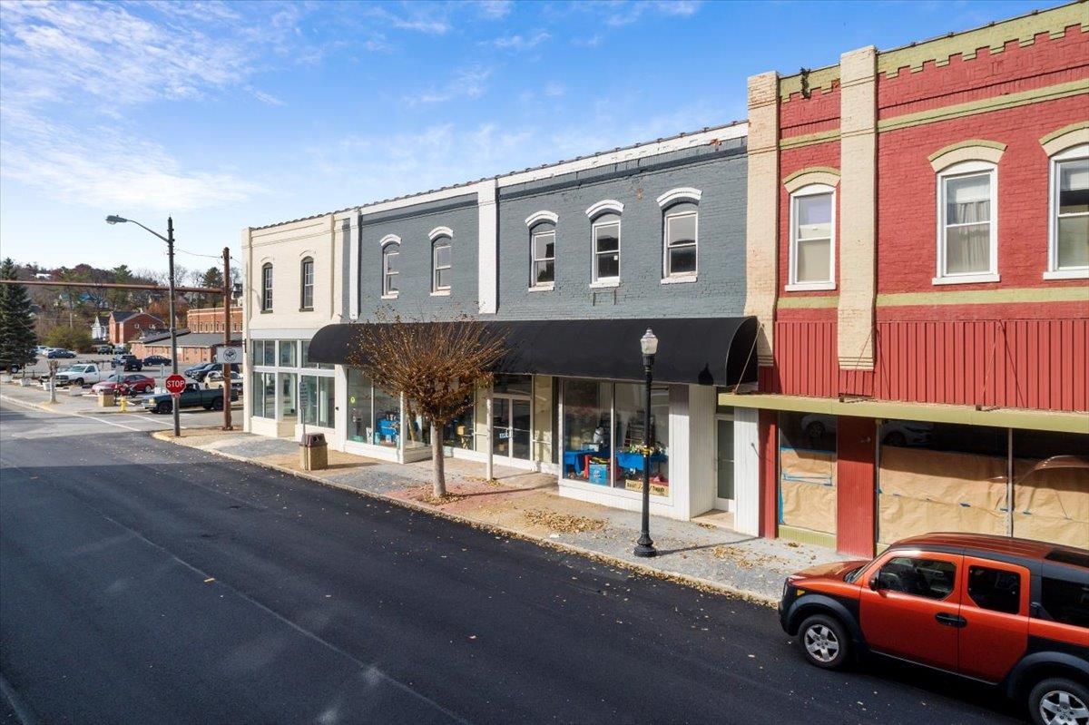 84 W Main Street Pulaski VA 24301