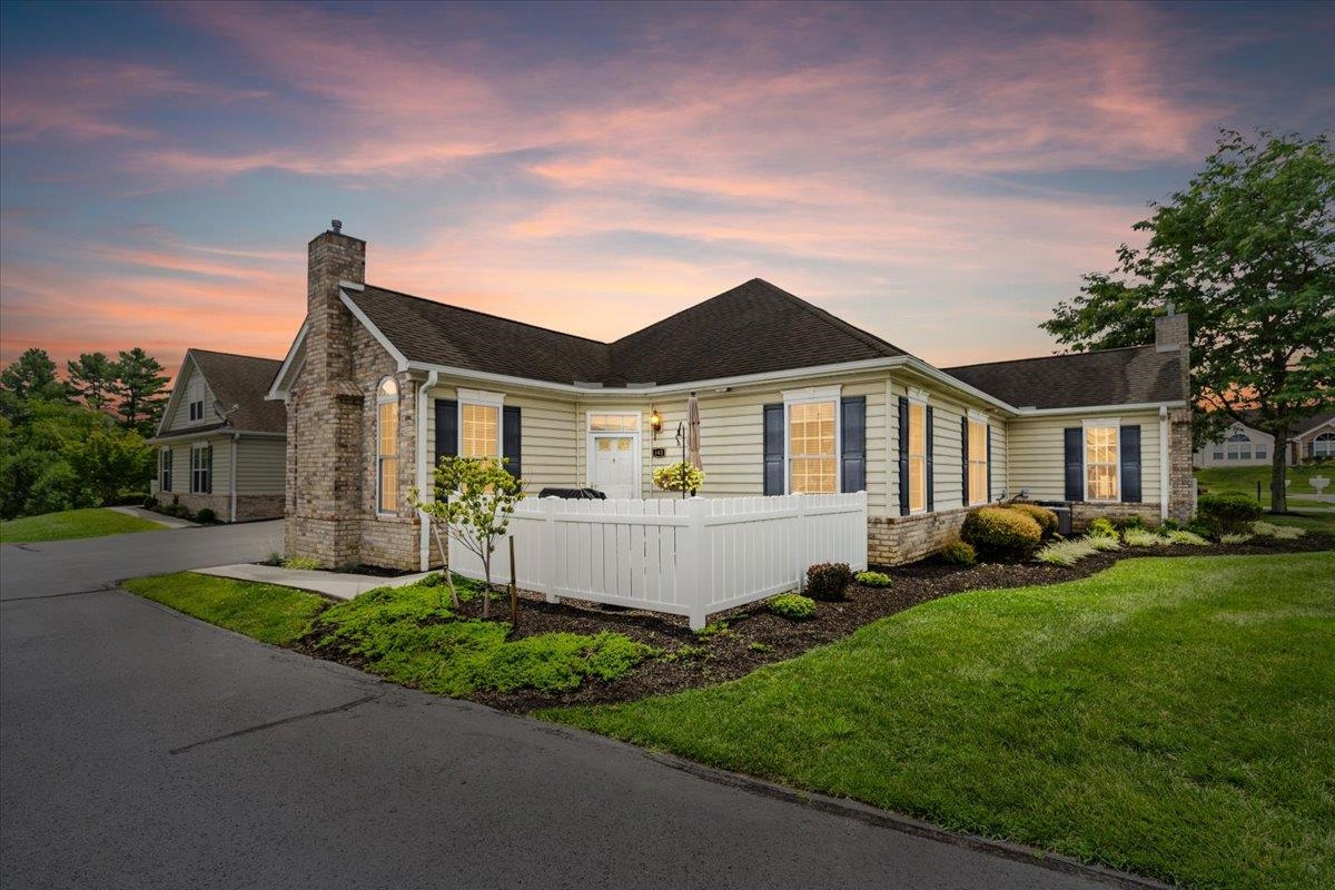 Christiansburg VA, 143 E Patriot Way, Unit 16-2