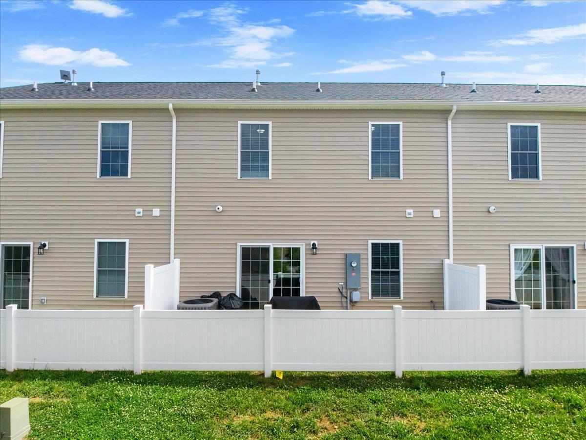 6136 Warren Newcomb Drive Fairlawn VA 24141
