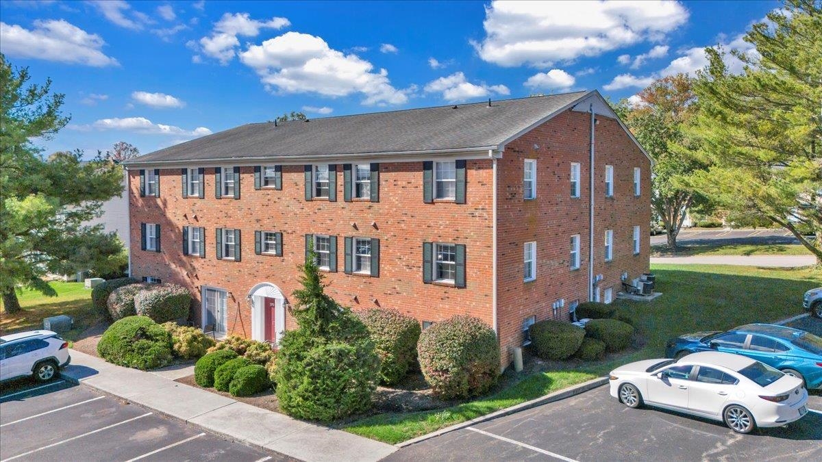 370 New Kent Road Blacksburg VA 24060