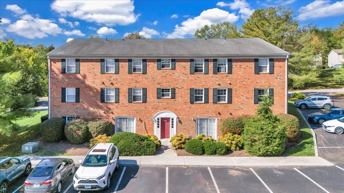 370 New Kent Road Blacksburg VA 24060