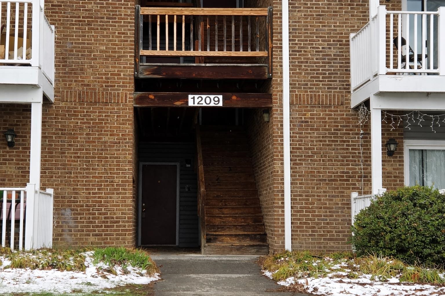 1209 B University Terrace Blacksburg VA 24060