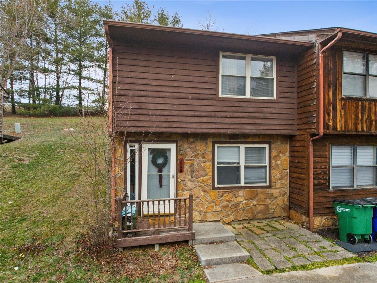 2590 Townhouse Street Christiansburg VA 24073