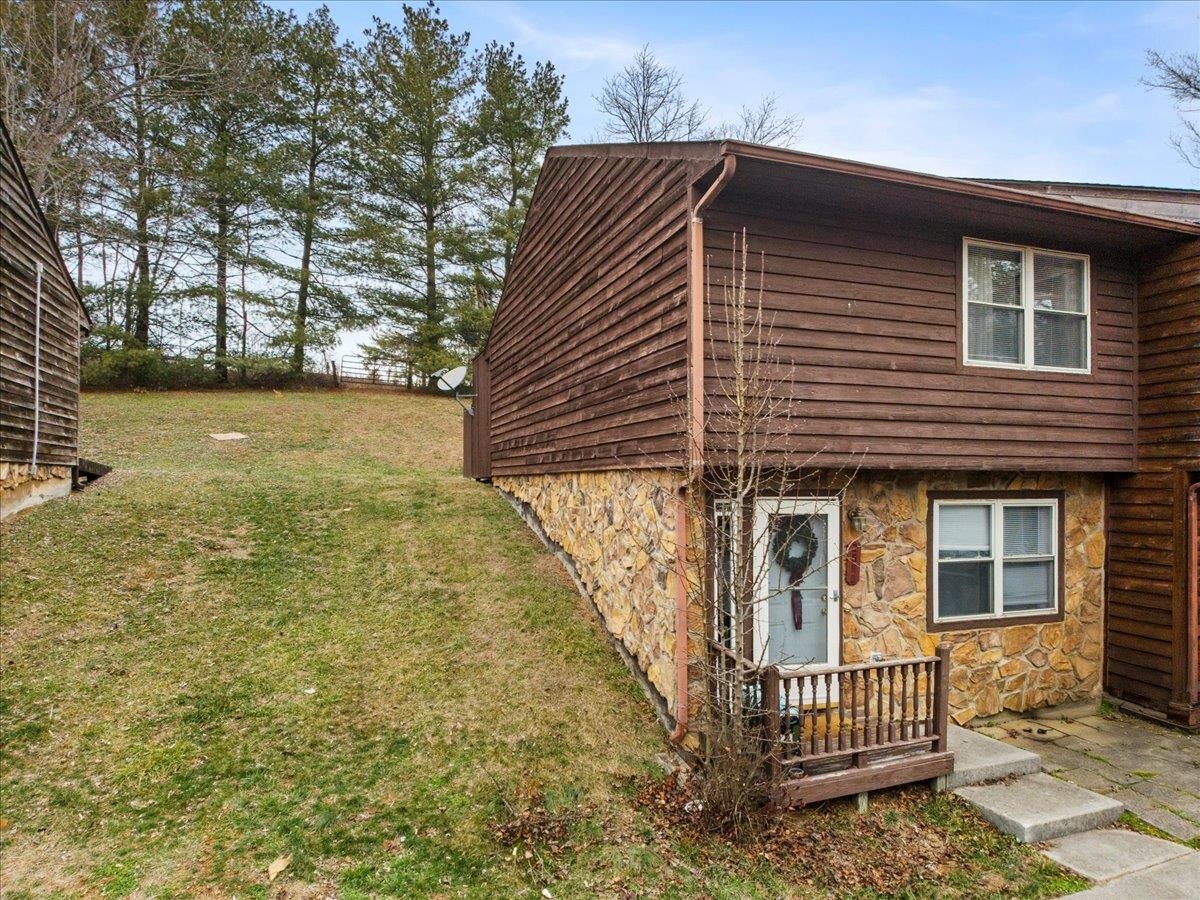 2590 Townhouse Street Christiansburg VA 24073