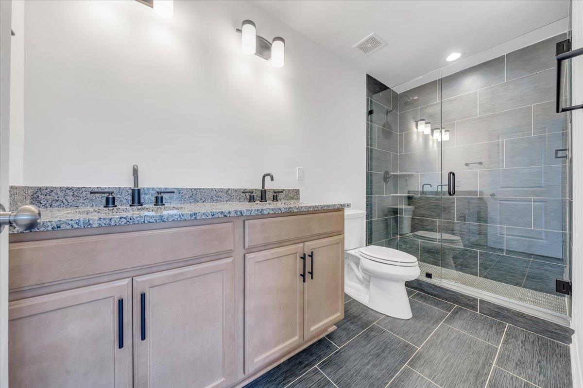 2137 Mccarters Way Blacksburg VA 24060