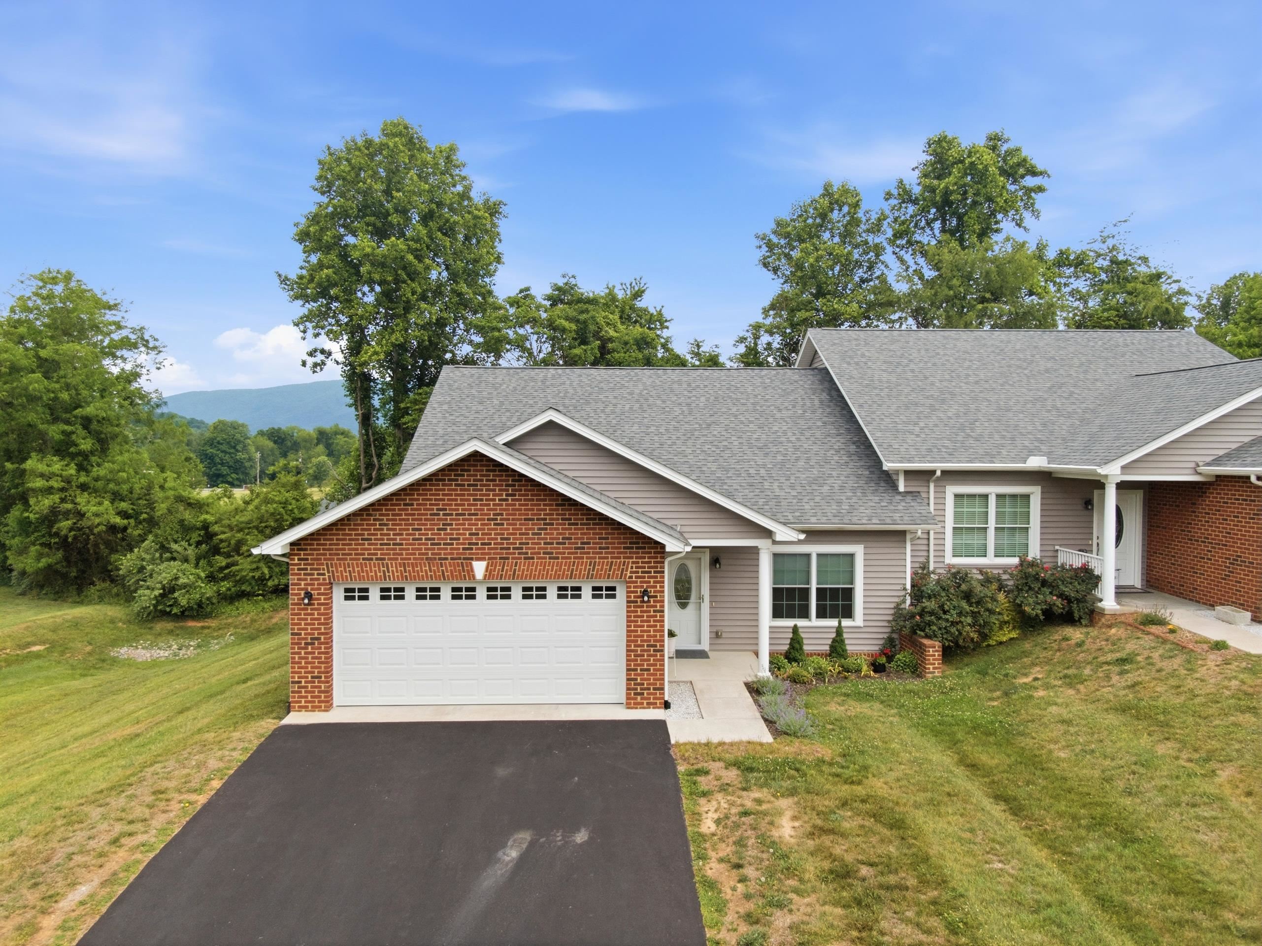 525 Hale Street Pearisburg VA 24134