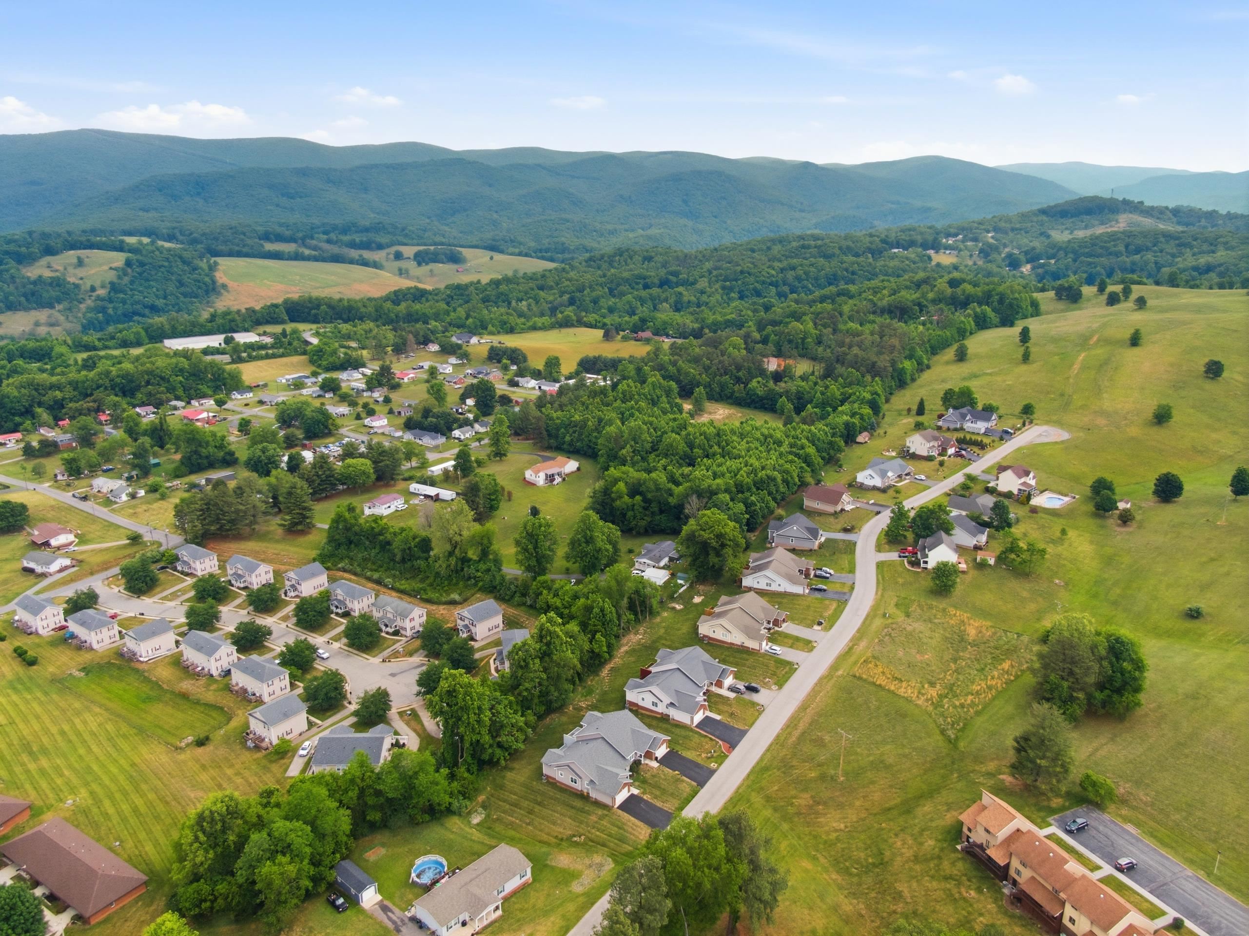 525 Hale Street Pearisburg VA 24134
