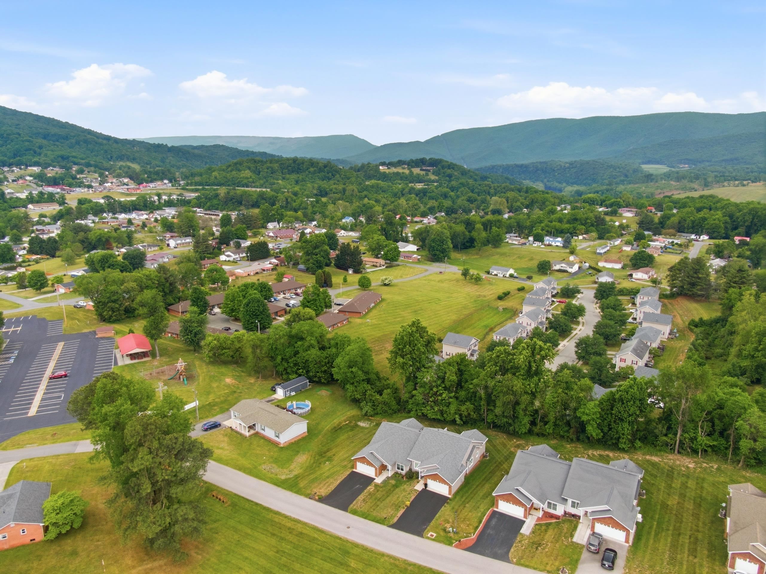 525 Hale Street Pearisburg VA 24134