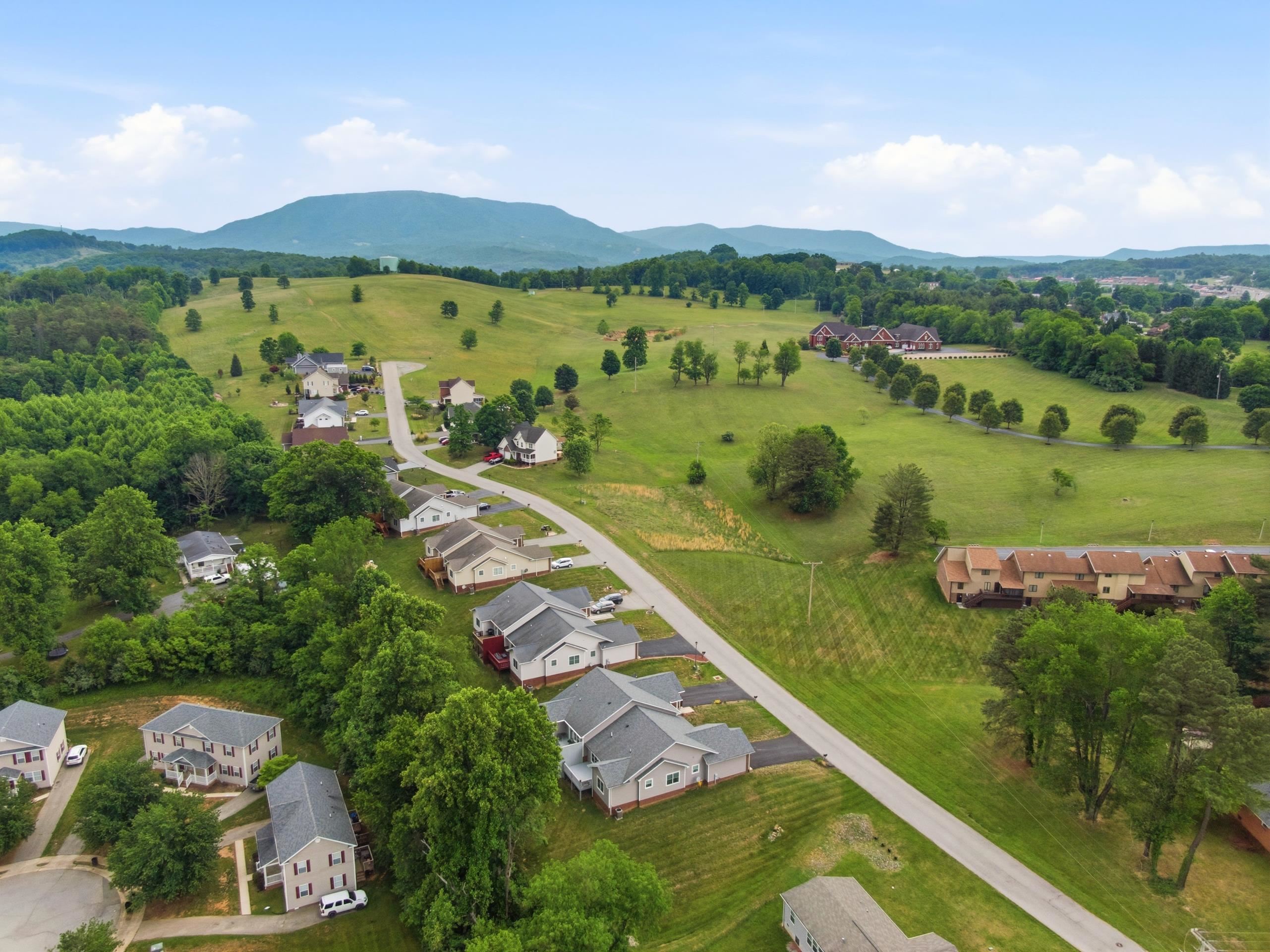 525 Hale Street Pearisburg VA 24134