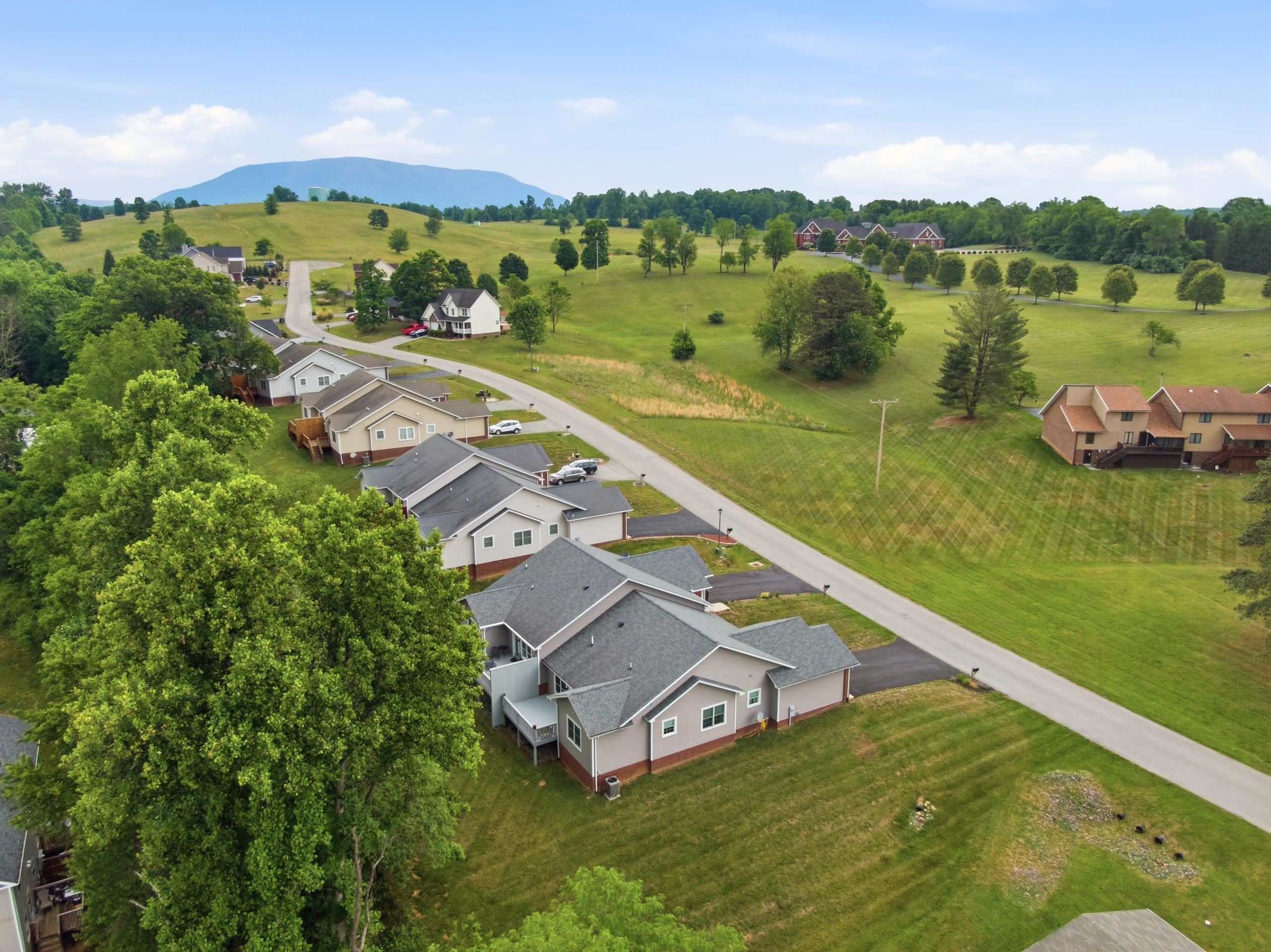 525 Hale Street Pearisburg VA 24134