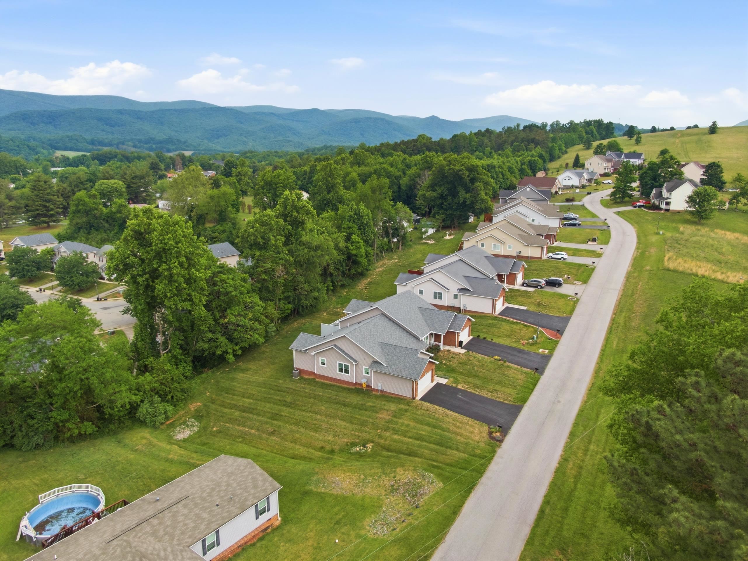525 Hale Street Pearisburg VA 24134
