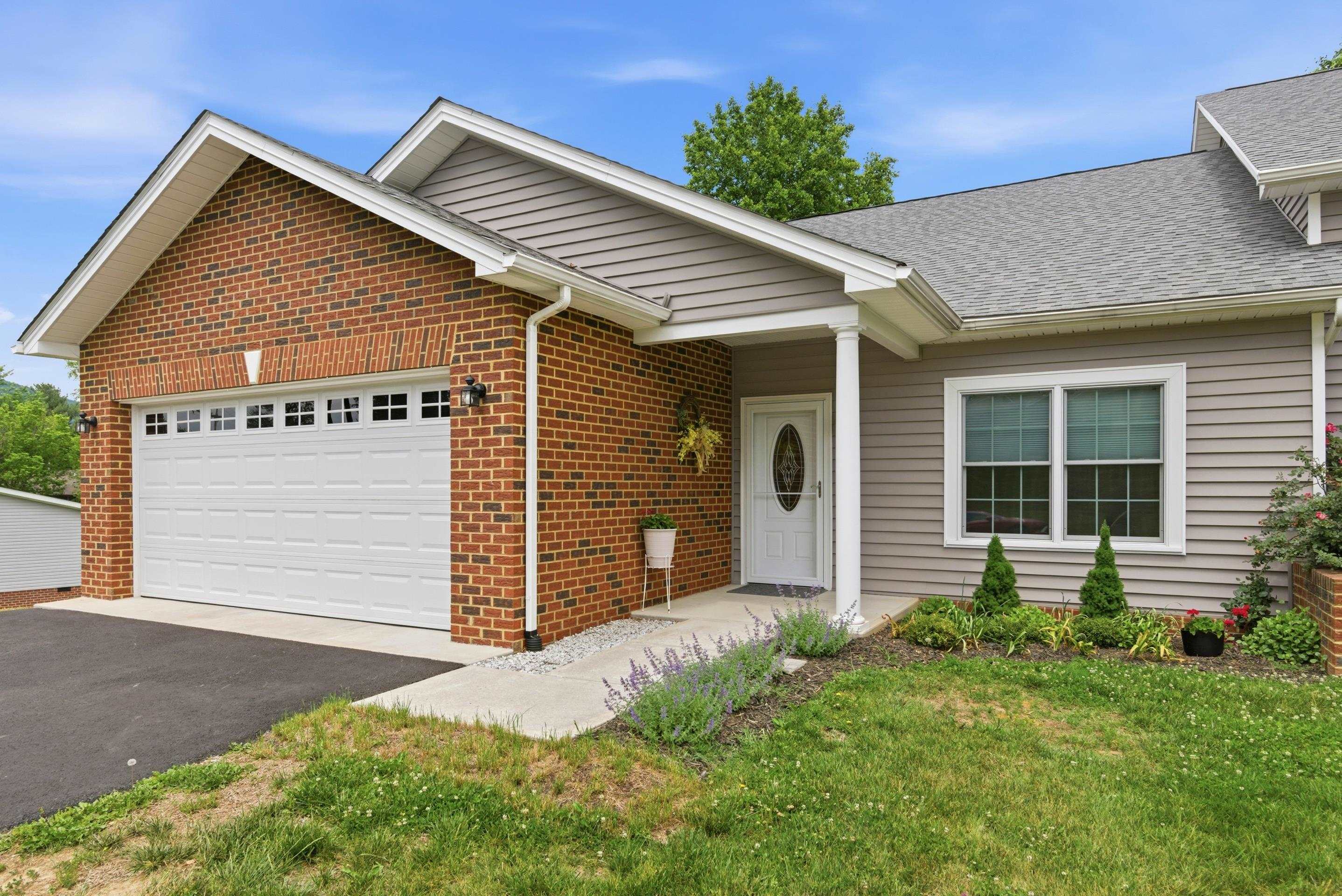 525 Hale Street Pearisburg VA 24134