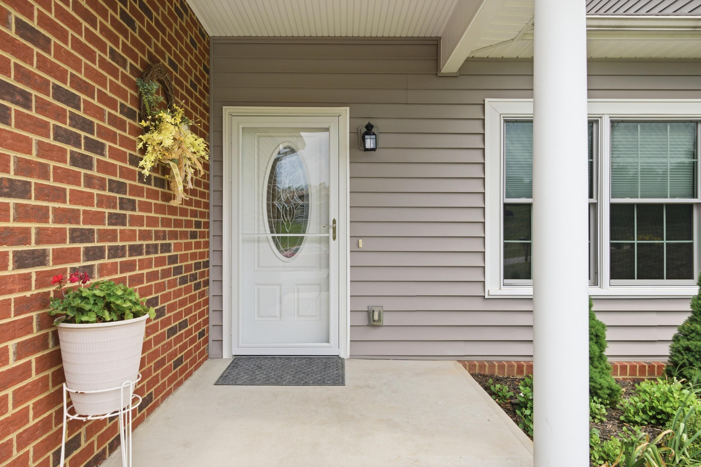 525 Hale Street Pearisburg VA 24134