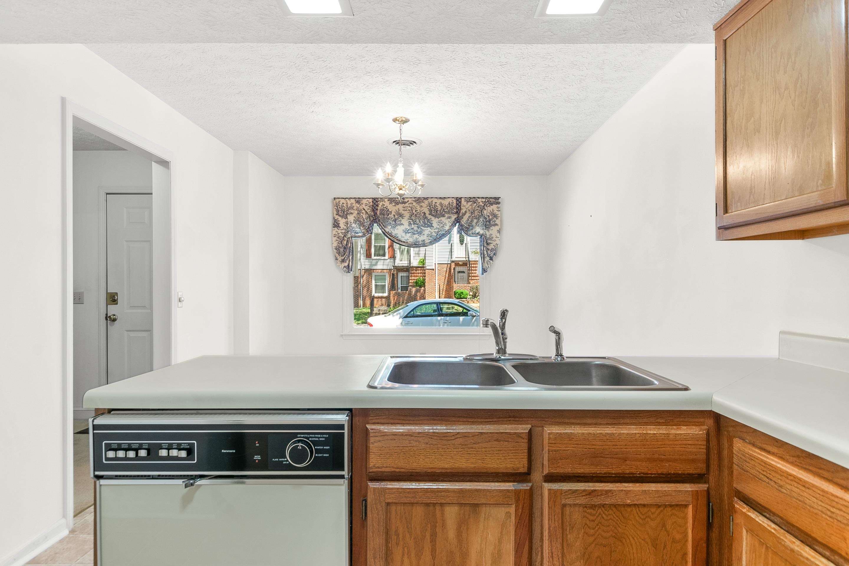 6657 Sagefield Avenue Radford VA 24141