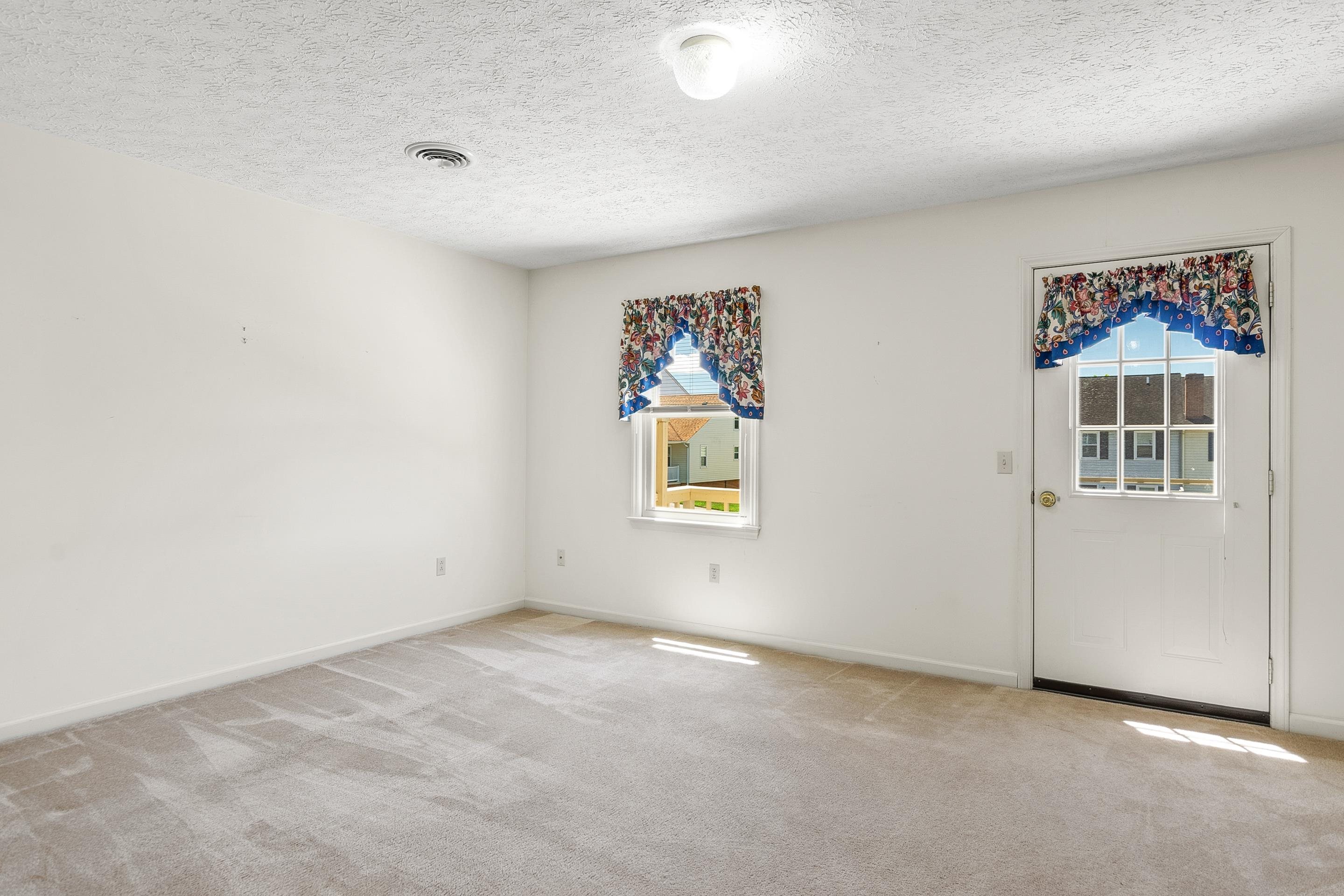 6657 Sagefield Avenue Radford VA 24141