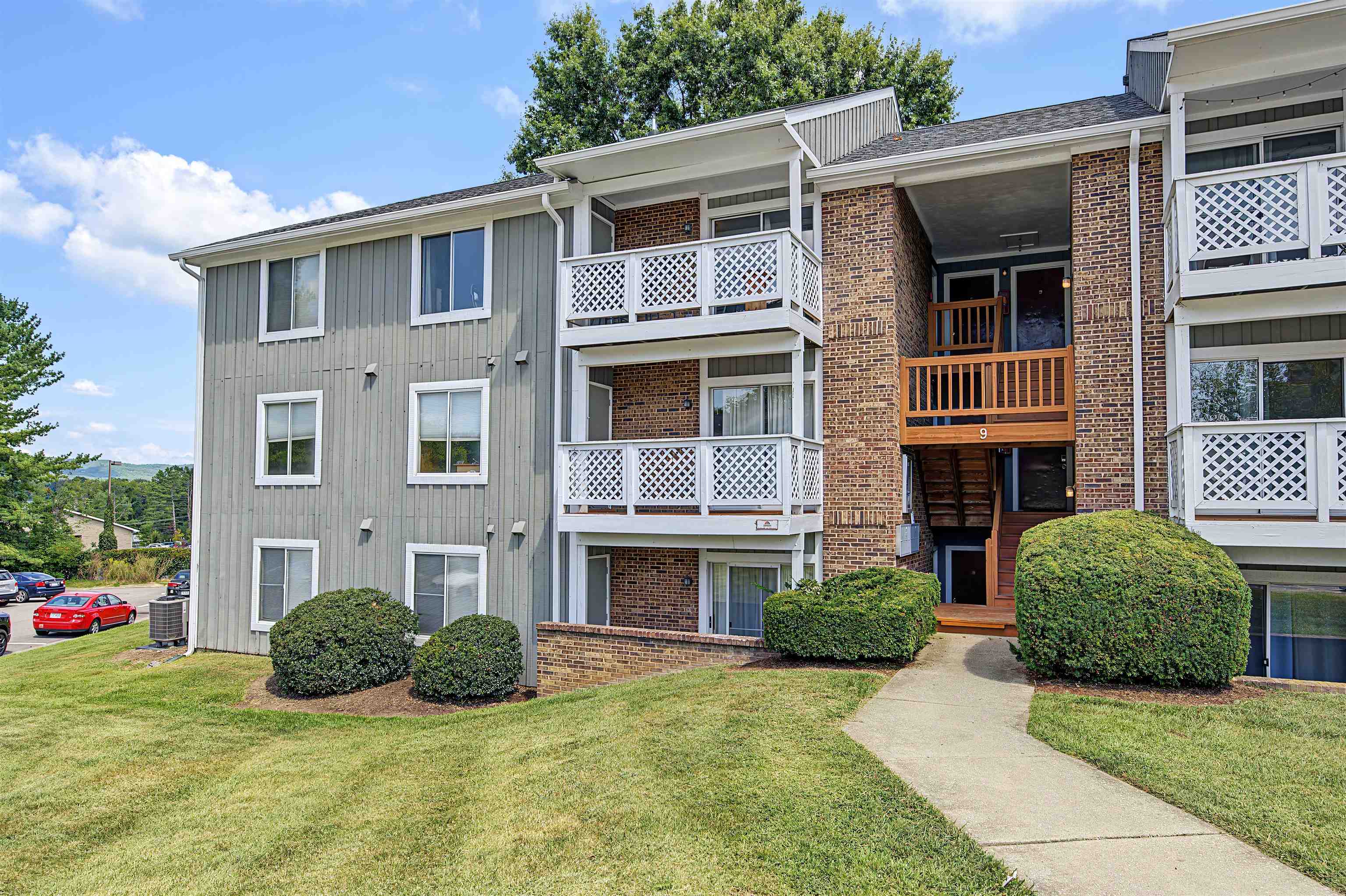 Blacksburg VA, 821 Cascade Court, Unit 821