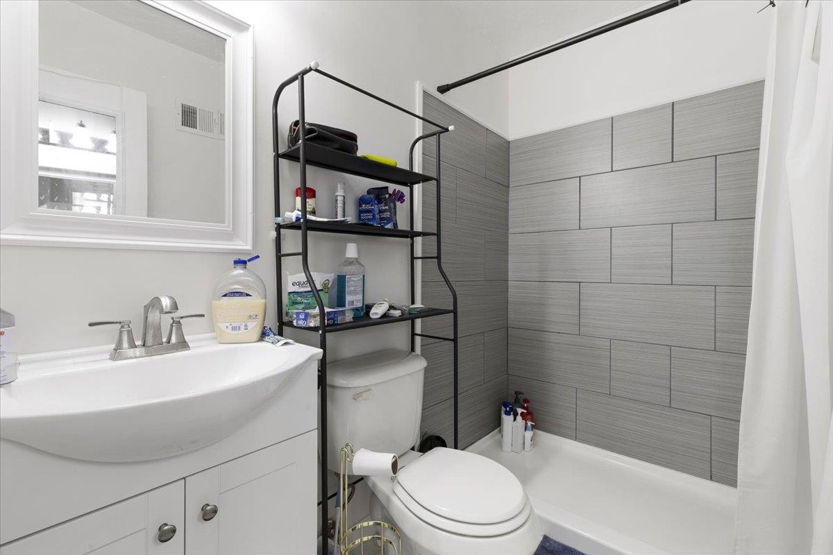 703 Cambridge Road Blacksburg VA 24060