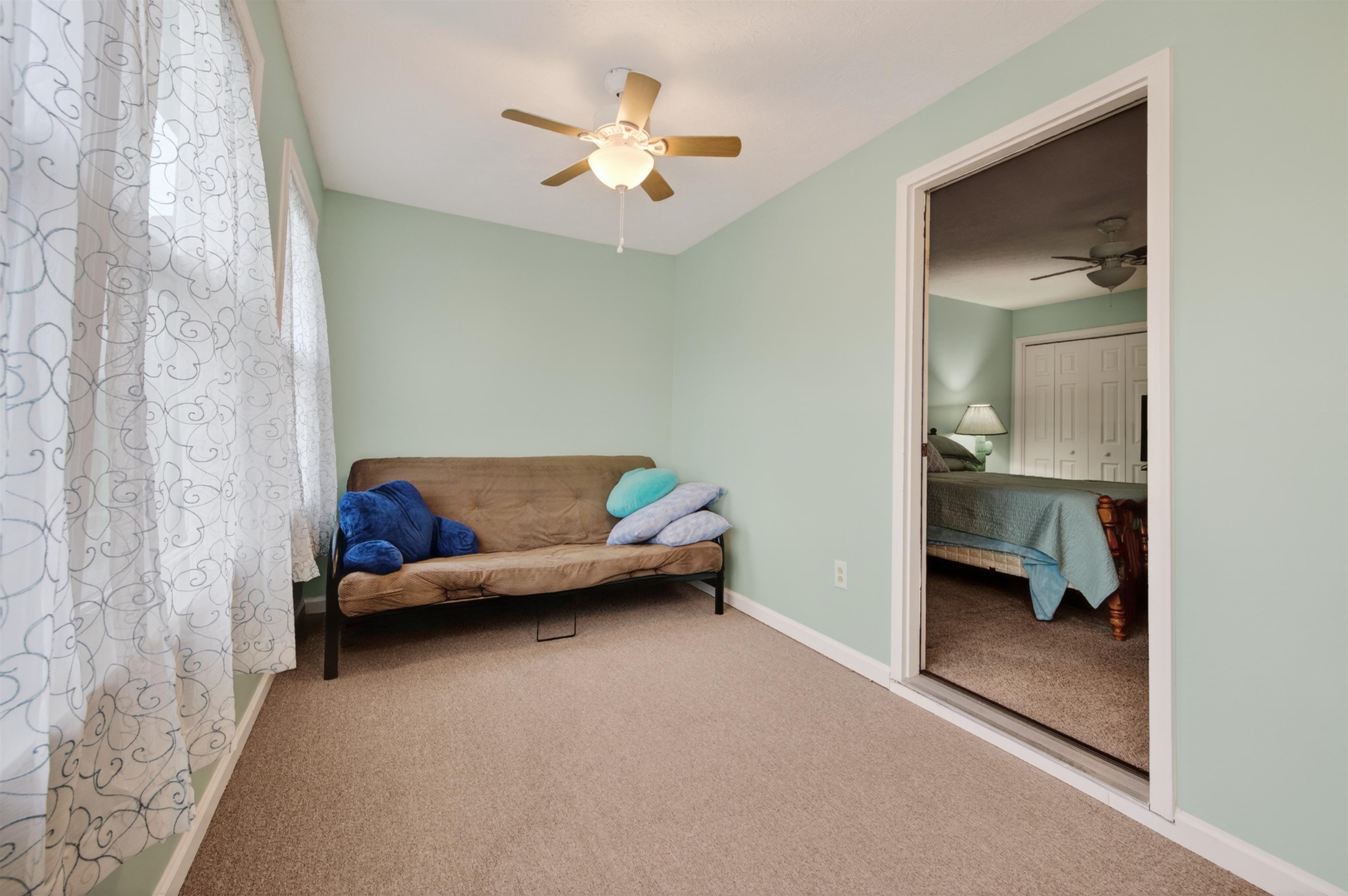 6138 Schoolfield Avenue Radford VA 24141