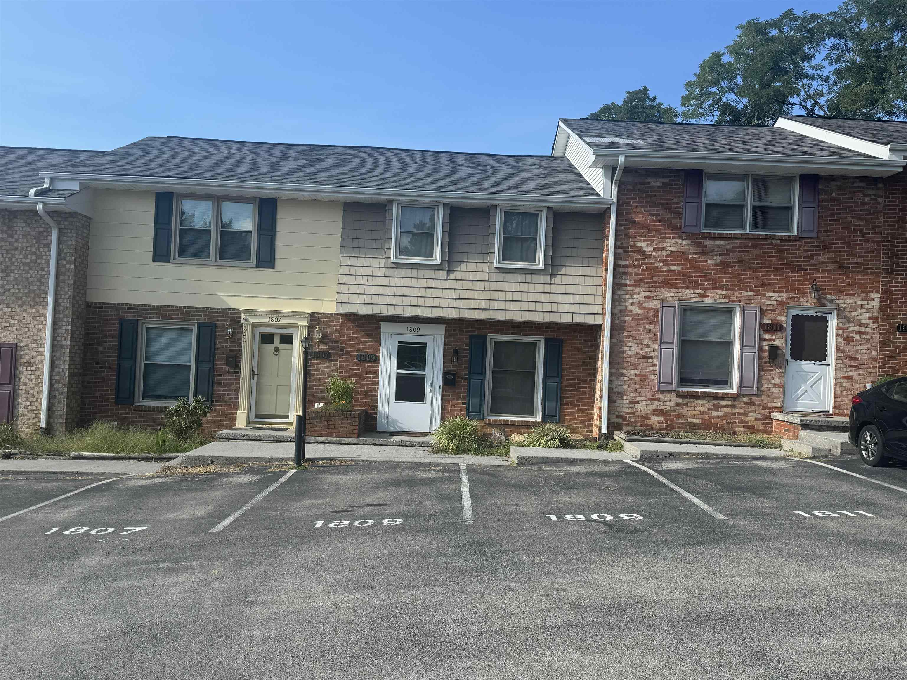 1809 Sussex Road Blacksburg VA 24060