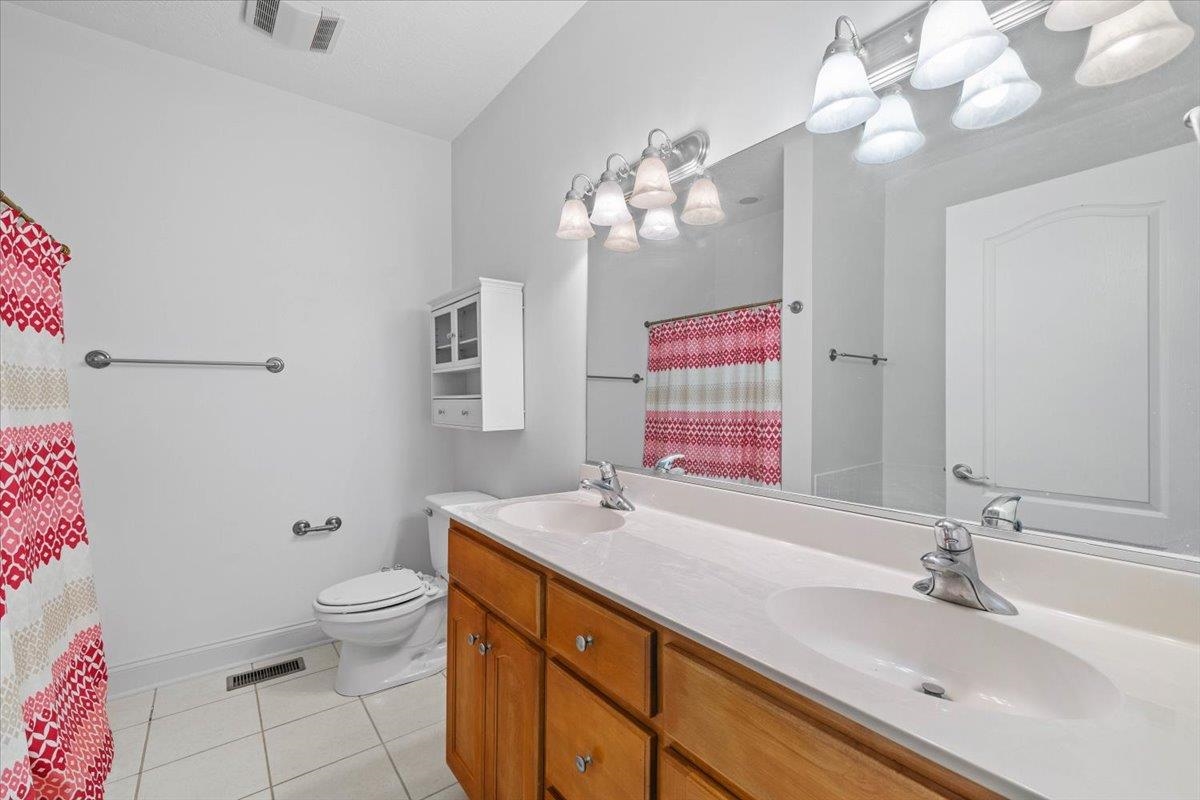 2542 Blossom Trail W Blacksburg VA 24060