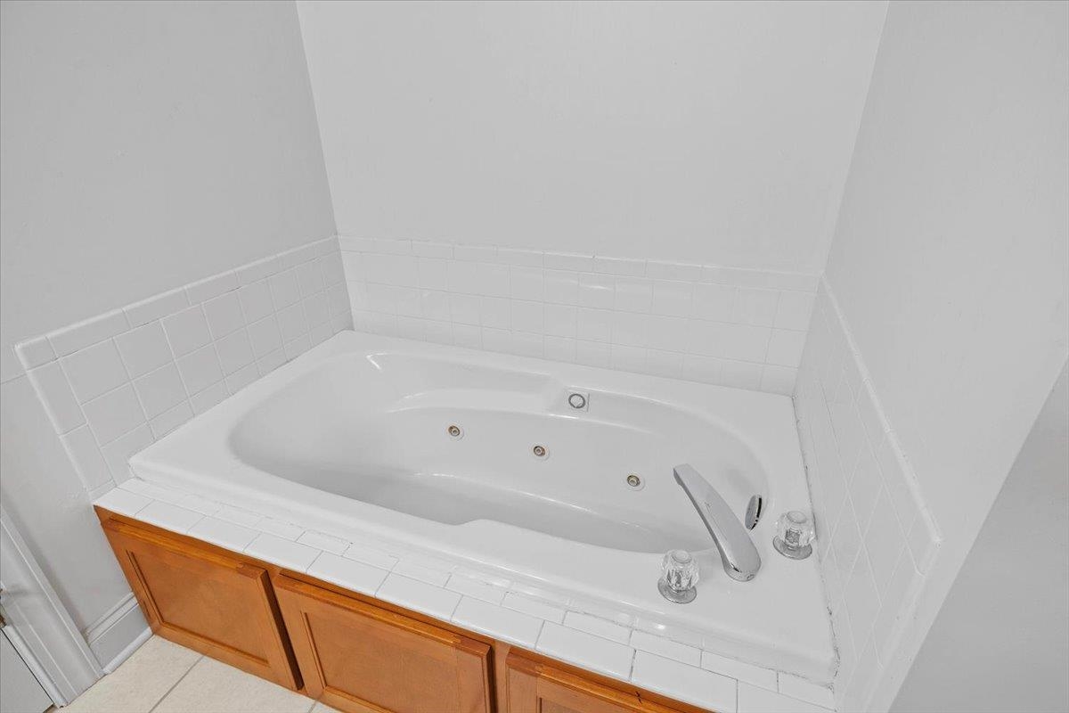 2542 Blossom Trail W Blacksburg VA 24060