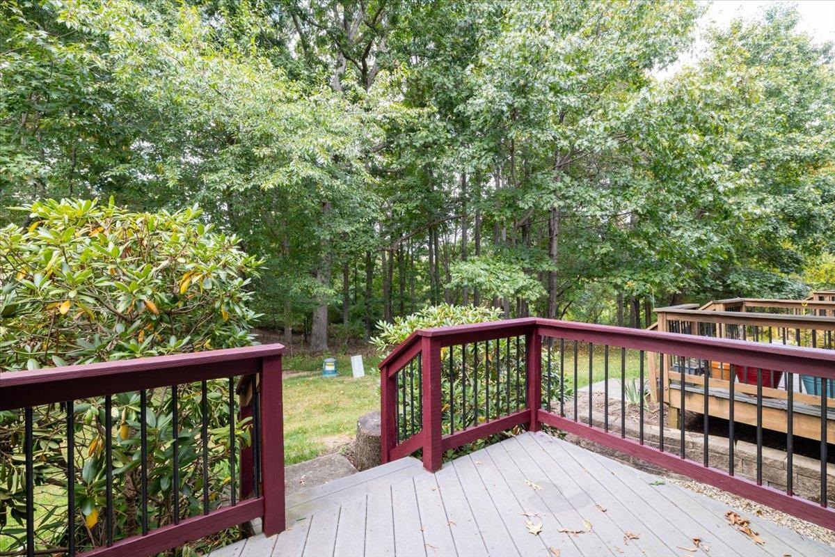 2542 Blossom Trail W Blacksburg VA 24060